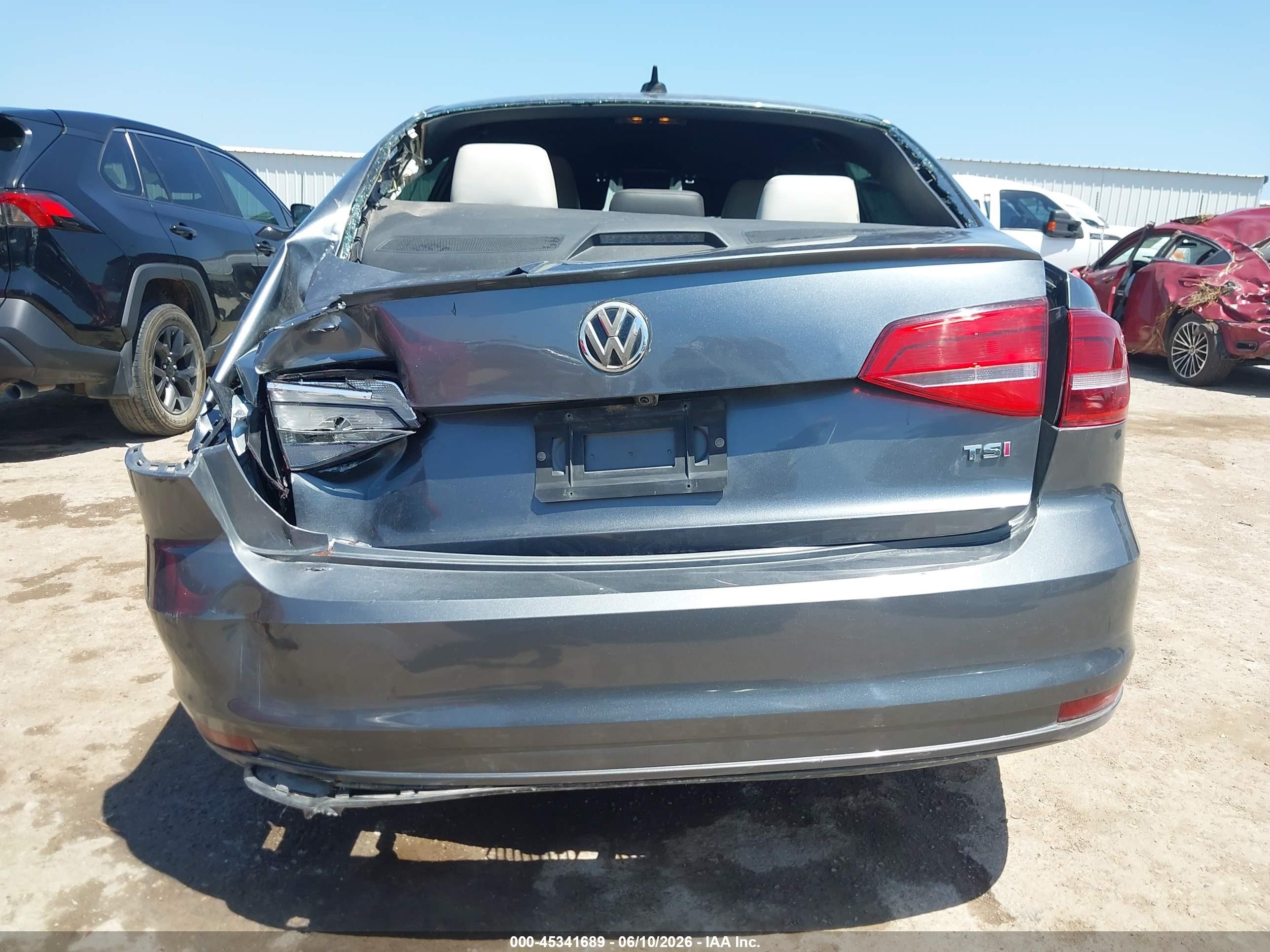 2015 Volkswagen Jetta 1.8t Sport Silver vin: 3VWD17AJXFM203088