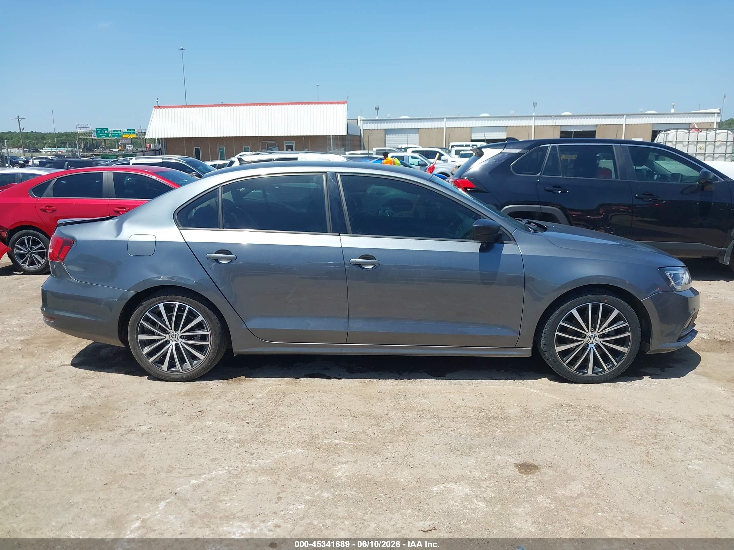 2015 Volkswagen Jetta 1.8t Sport Silver vin: 3VWD17AJXFM203088