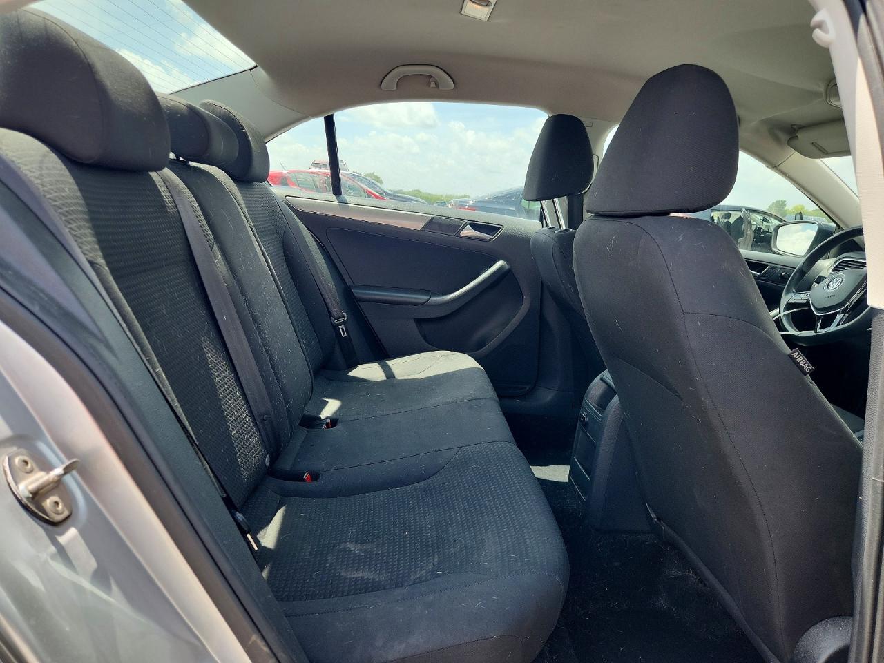 2015 Volkswagen Jetta Se Серебряный vin: 3VWD17AJXFM231635