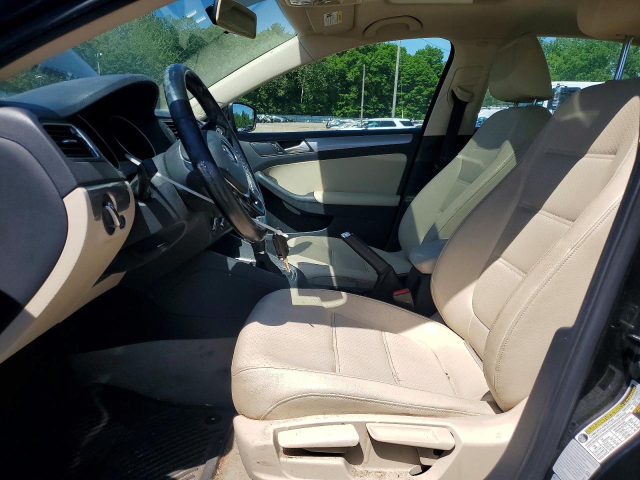 2015 Volkswagen Jetta Se Black vin: 3VWD17AJXFM351404