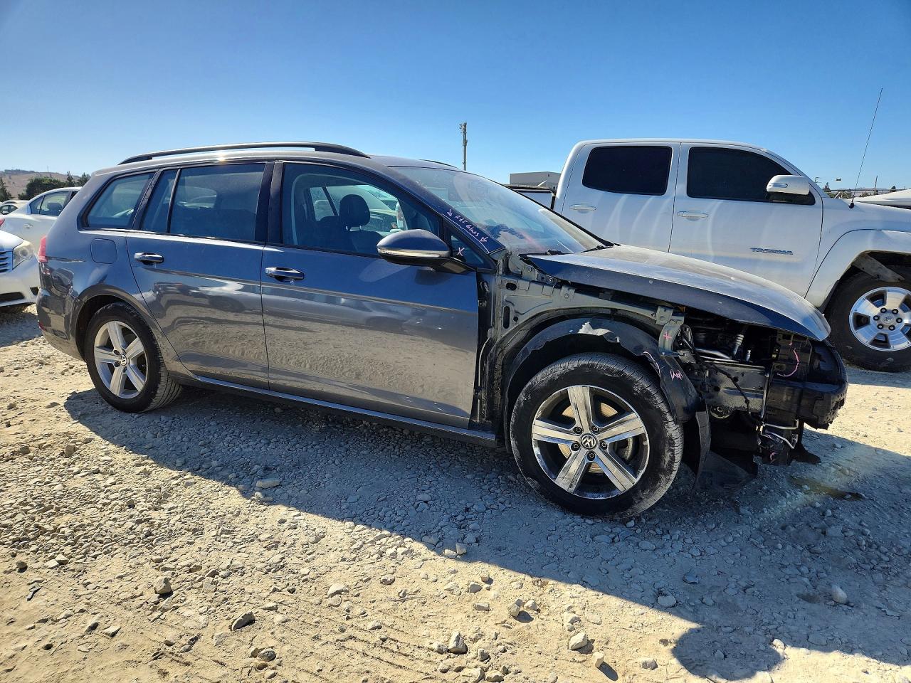 2018 Volkswagen Golf Sportwagen S/se Gray vin: 3VWD17AUXJM752387