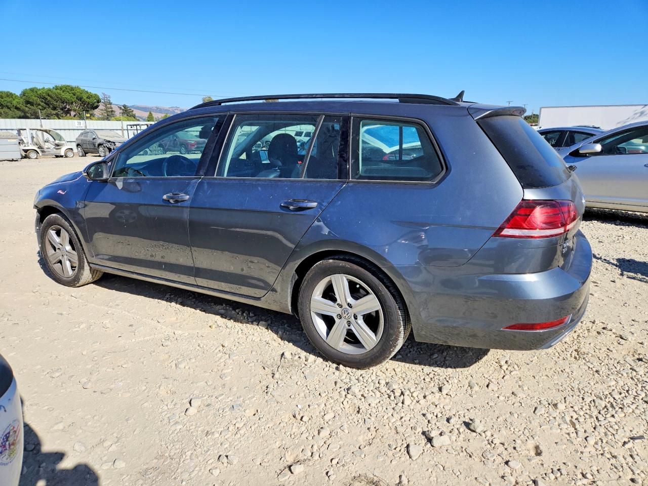 2018 Volkswagen Golf Sportwagen S/se Gray vin: 3VWD17AUXJM752387