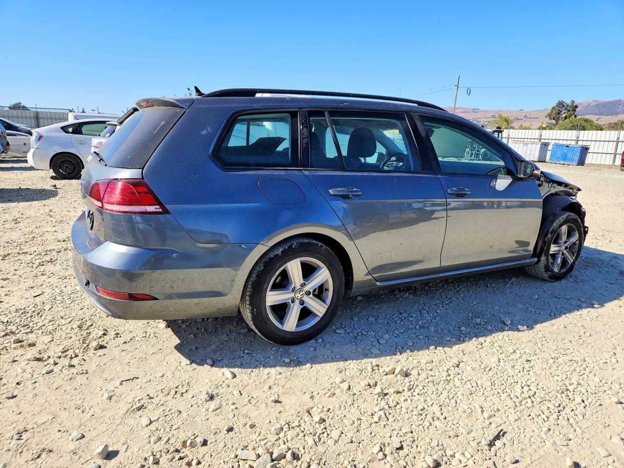 2018 Volkswagen Golf Sportwagen S/se Gray vin: 3VWD17AUXJM752387