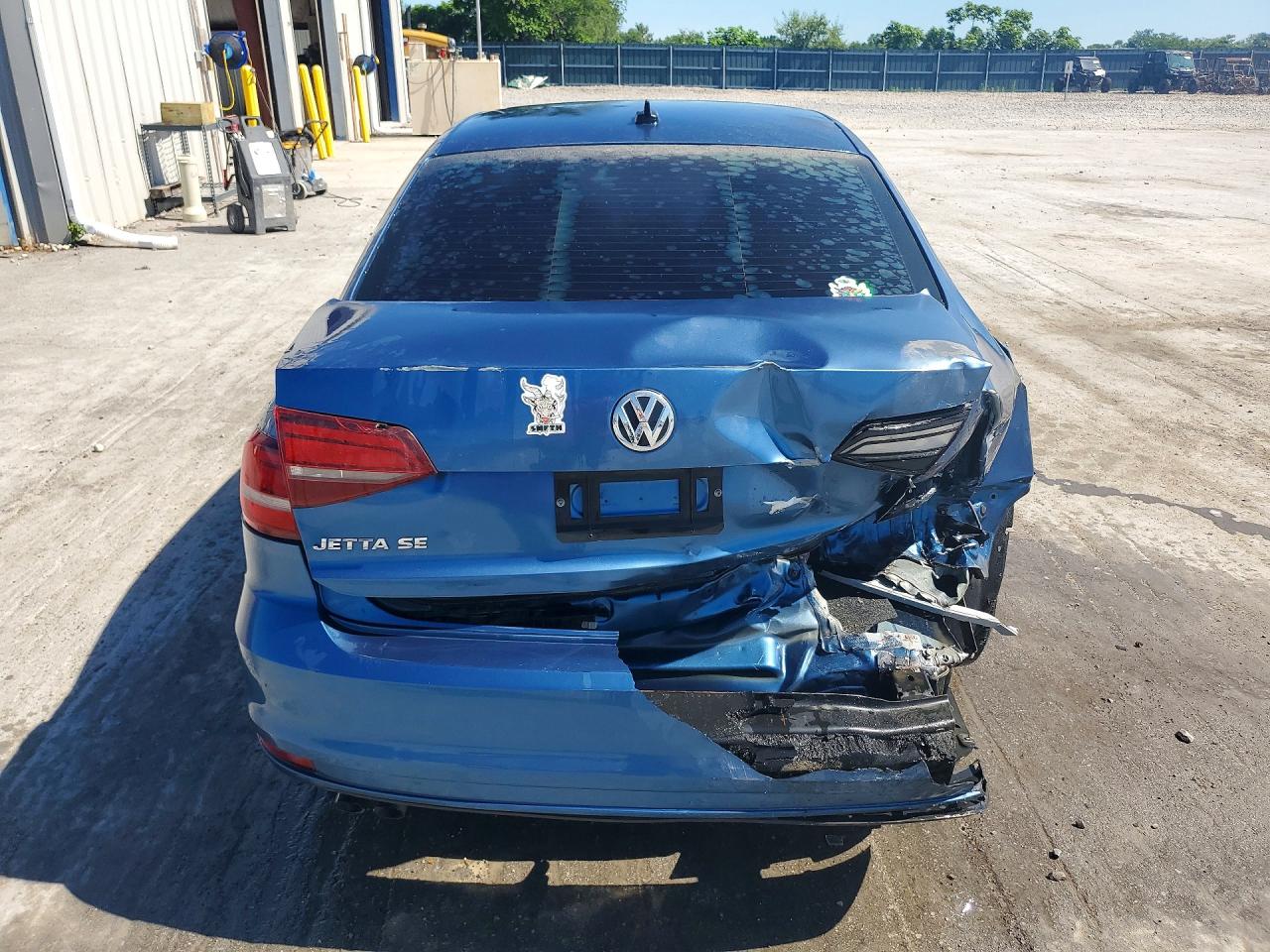 2016 Volkswagen Jetta Se Blue vin: 3VWD67AJ3GM237697