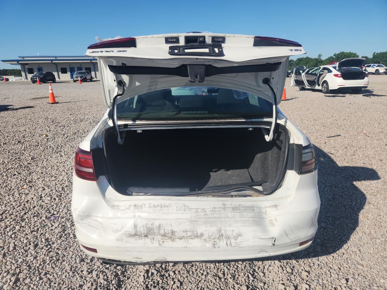2016 Volkswagen Jetta Se White vin: 3VWD67AJ9GM319014