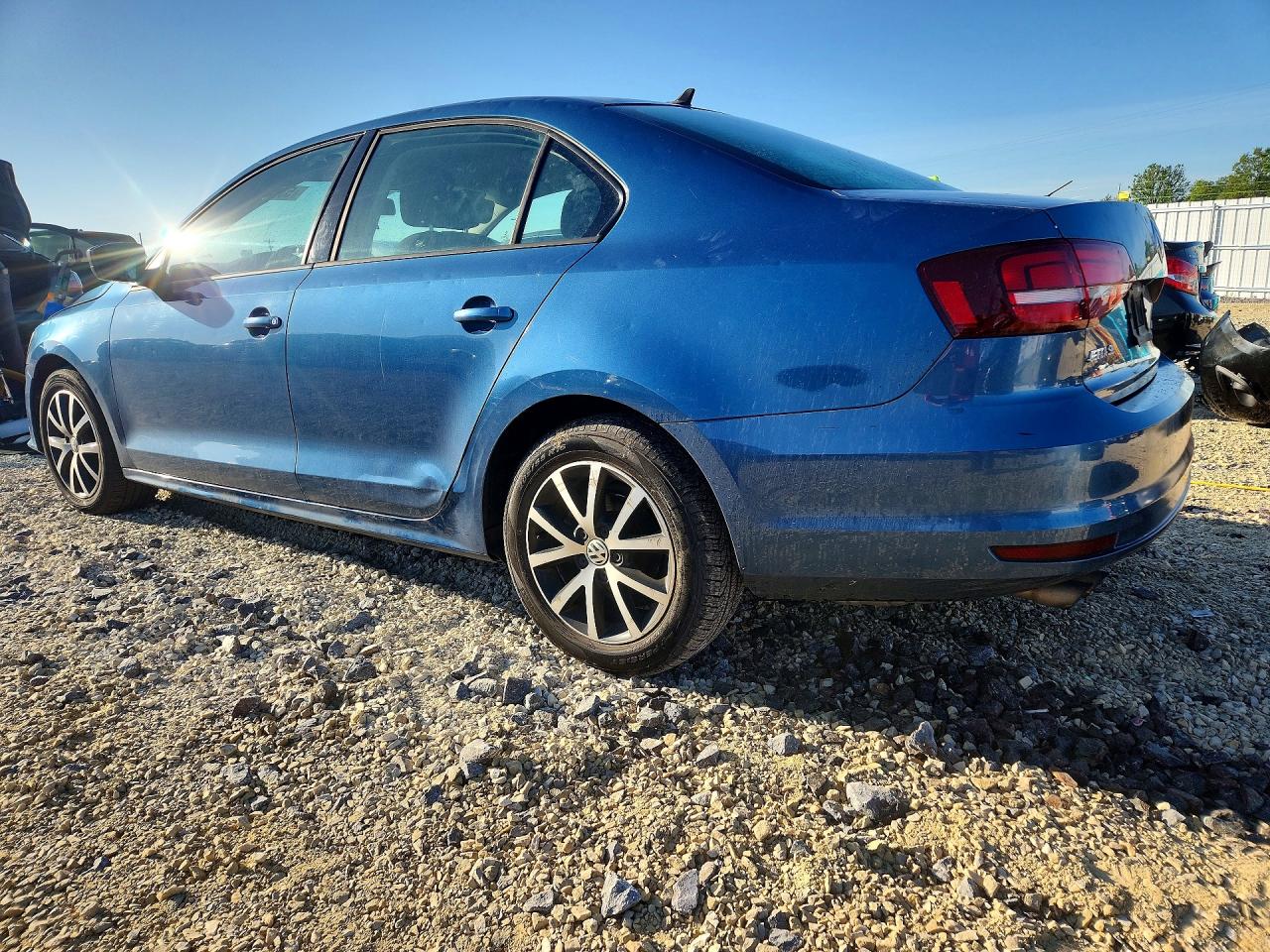 2016 Volkswagen Jetta Se Blue vin: 3VWD67AJXGM345279