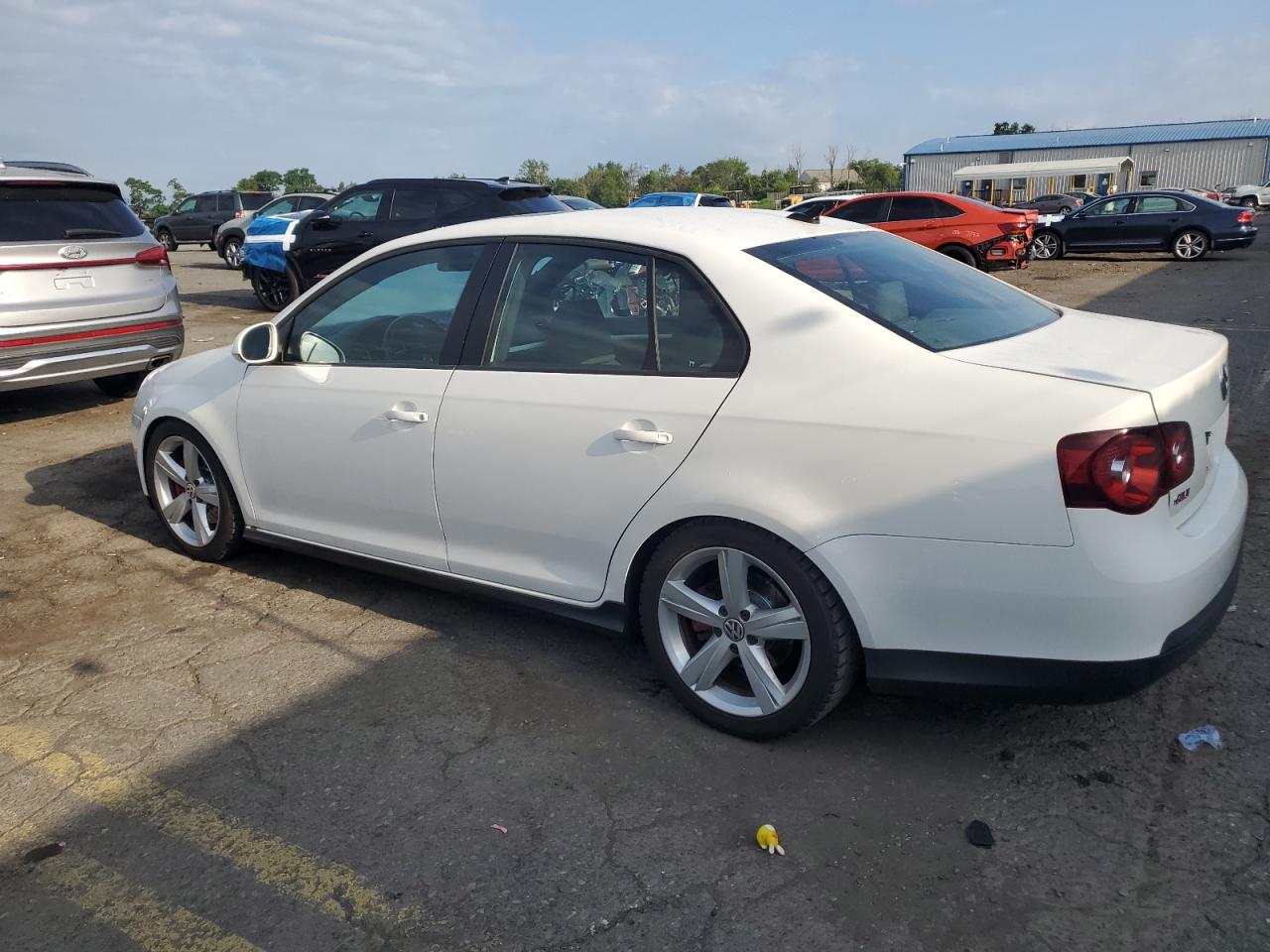 2009 Volkswagen Gli    White vin: 3VWDA71K79M135992
