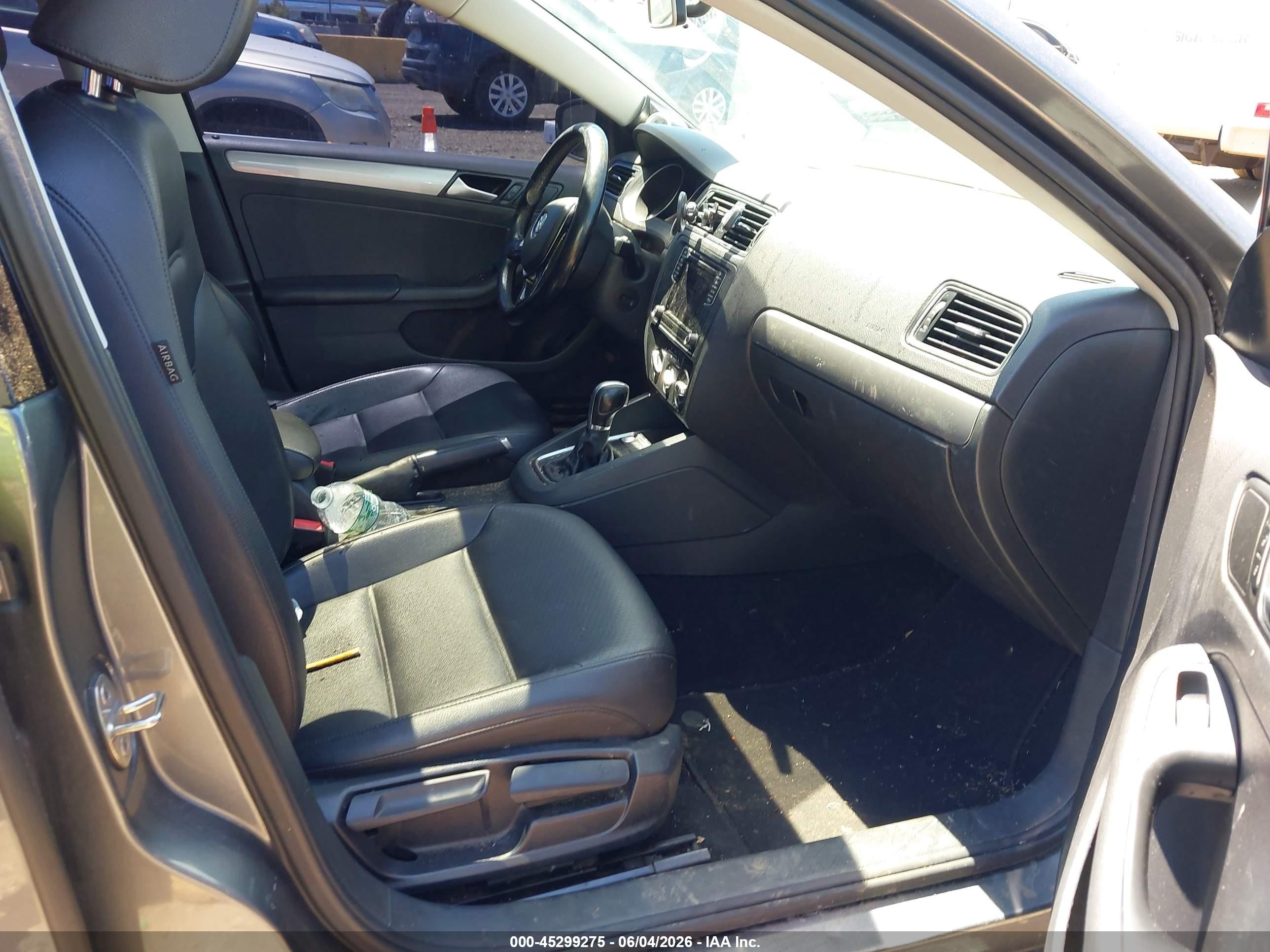 2017 Volkswagen Jetta 1.4t Se Серый vin: 3VWDB7AJ2HM408534