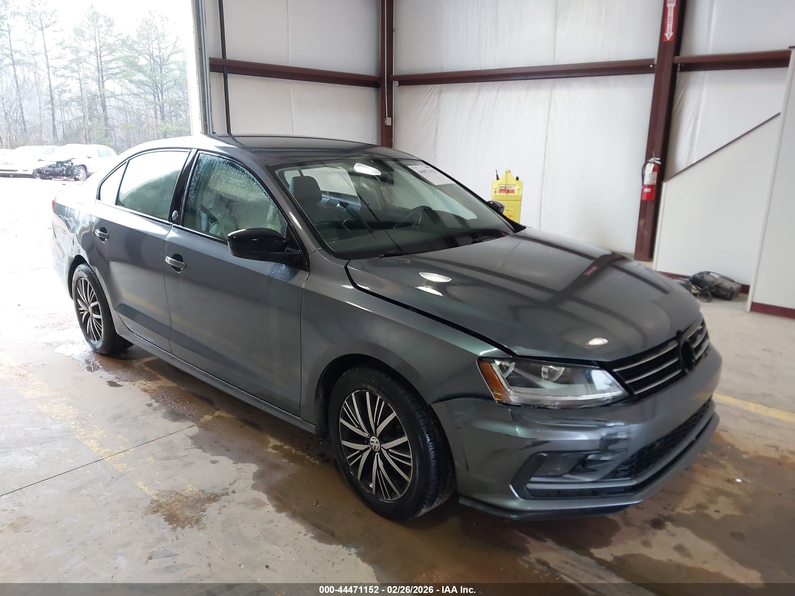 3VWDB7AJ2JM214673