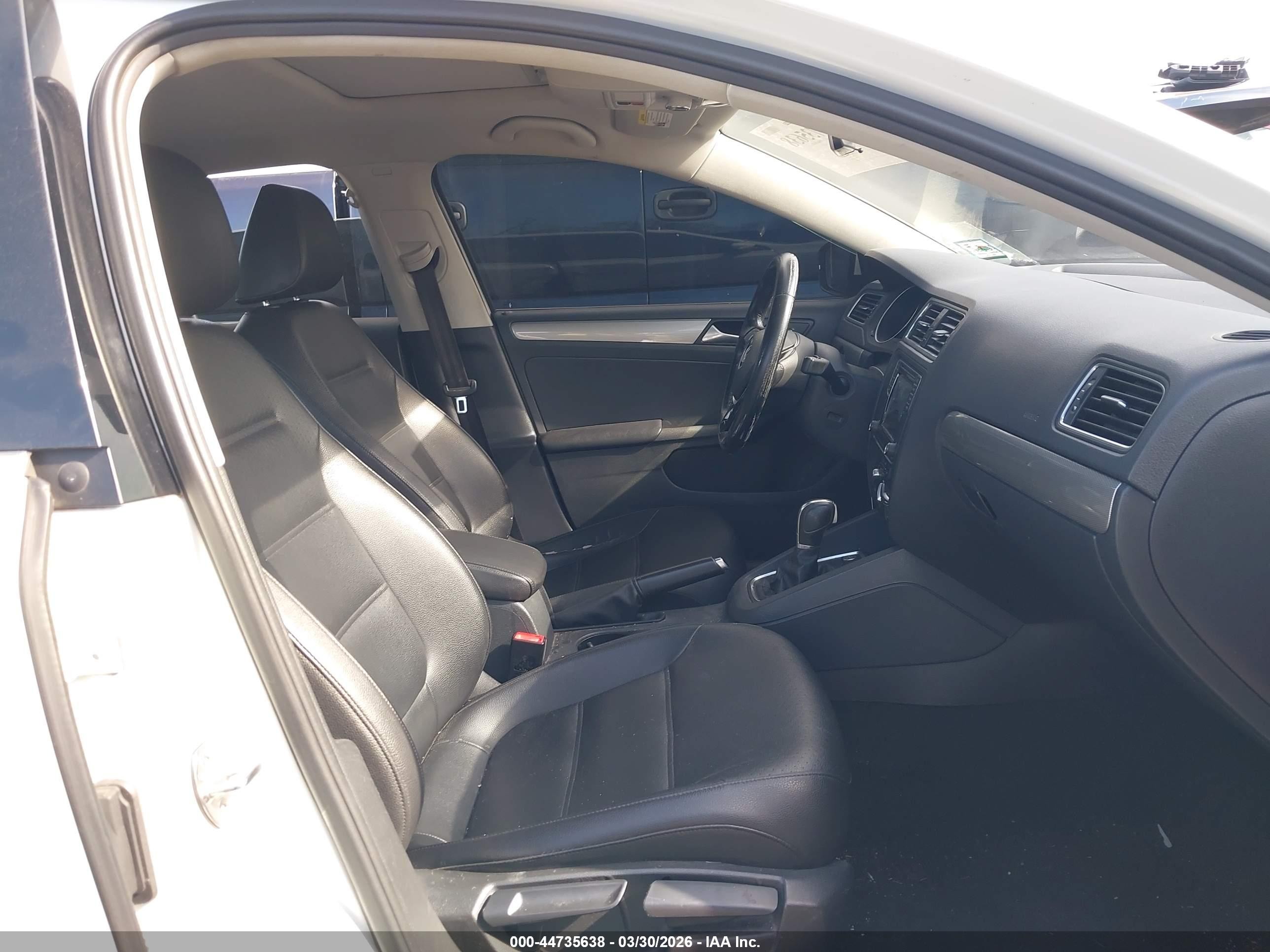 2017 Volkswagen Jetta 1.4t Se White vin: 3VWDB7AJ3HM359781