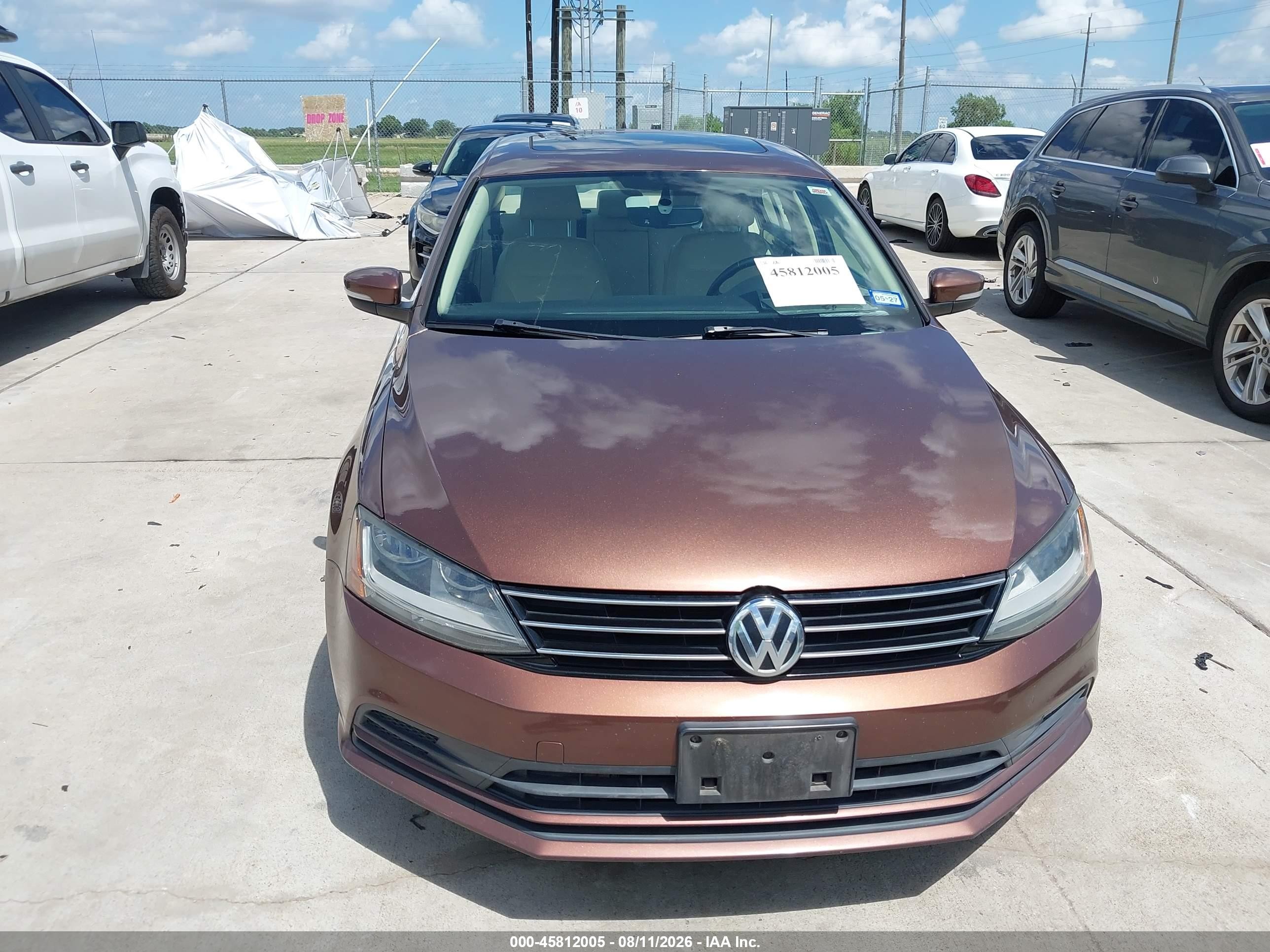 2017 Volkswagen Jetta 1.4t Se Коричневый vin: 3VWDB7AJ5HM241392