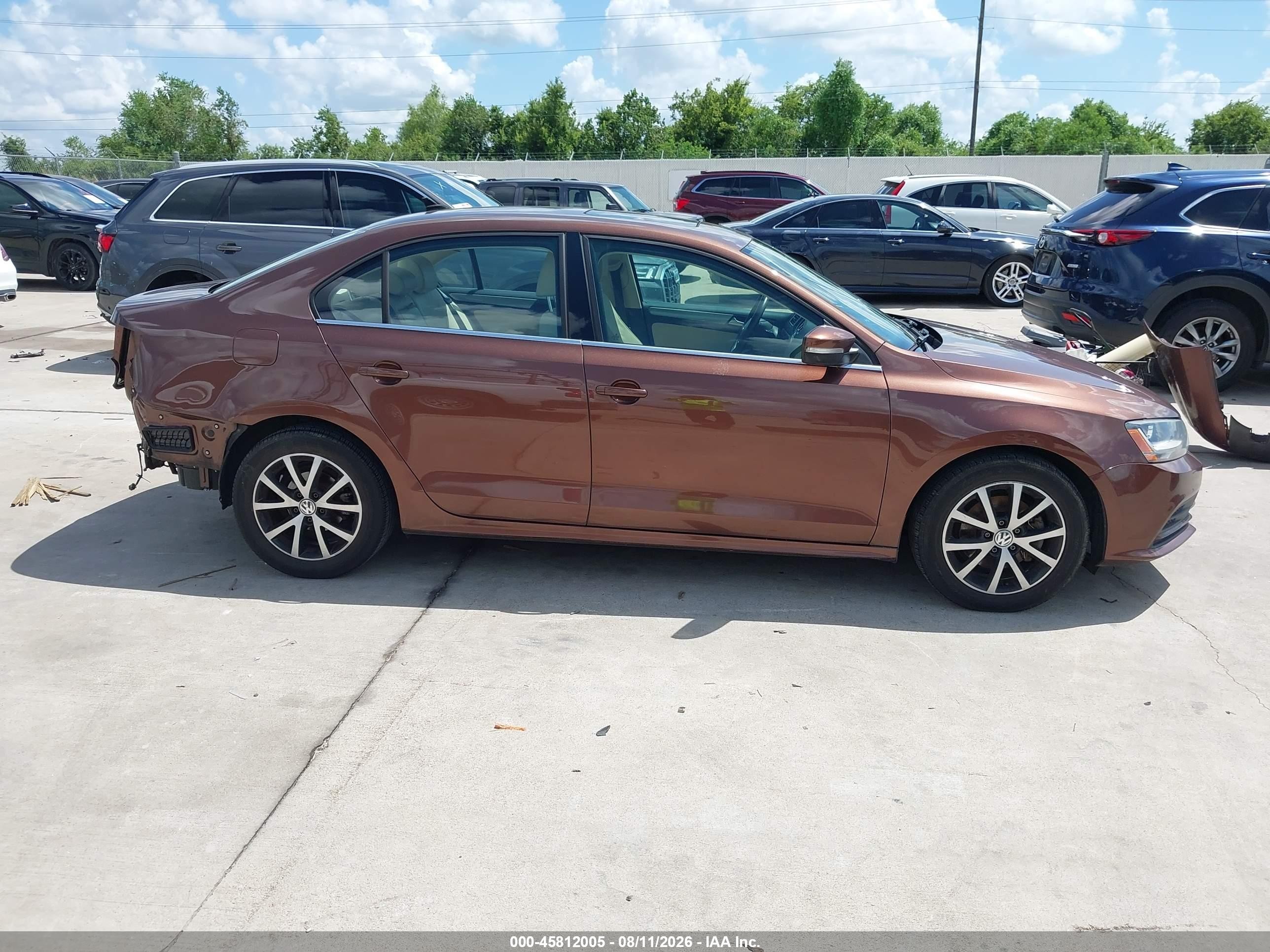 2017 Volkswagen Jetta 1.4t Se Коричневый vin: 3VWDB7AJ5HM241392