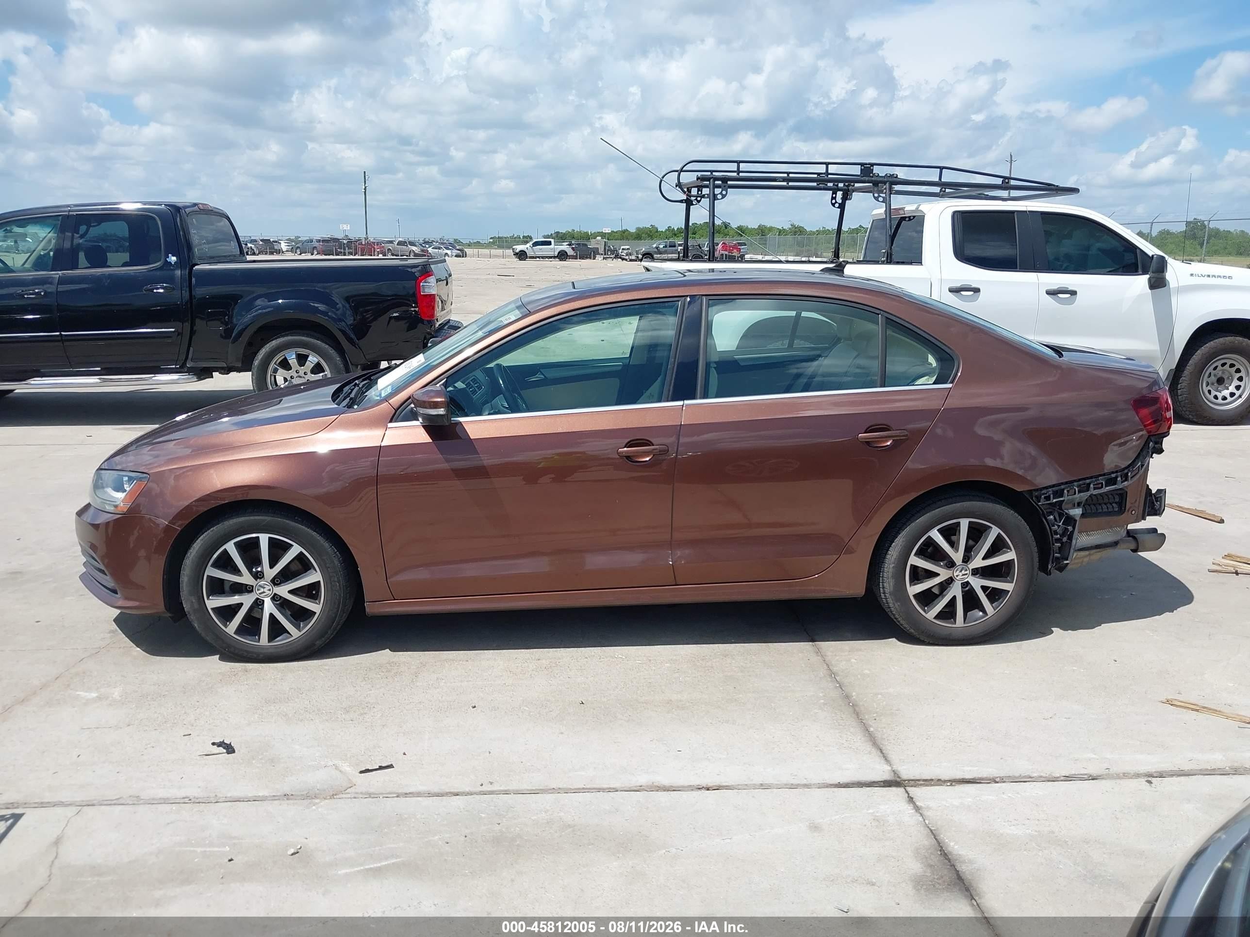 2017 Volkswagen Jetta 1.4t Se Коричневый vin: 3VWDB7AJ5HM241392