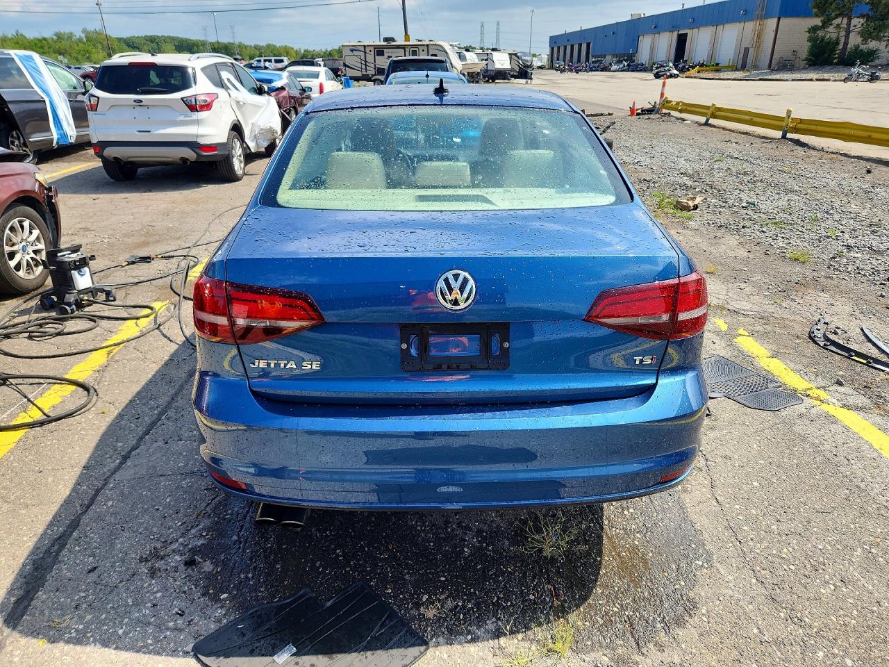 2017 Volkswagen Jetta Se Blue vin: 3VWDB7AJ6HM383699