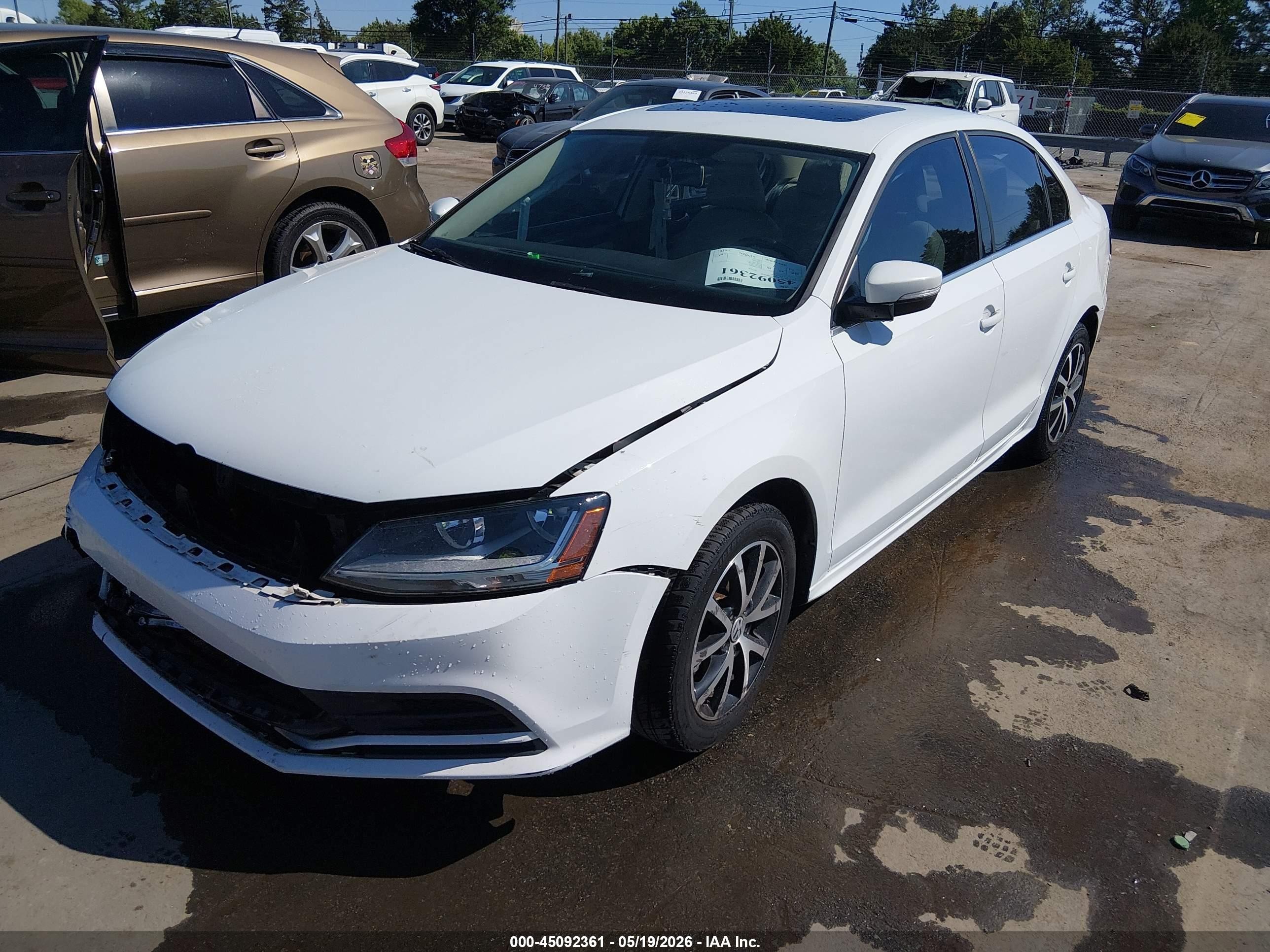 2018 Volkswagen Jetta 1.4t Se/1.4t Wolfsburg Edition White vin: 3VWDB7AJ7JM252917