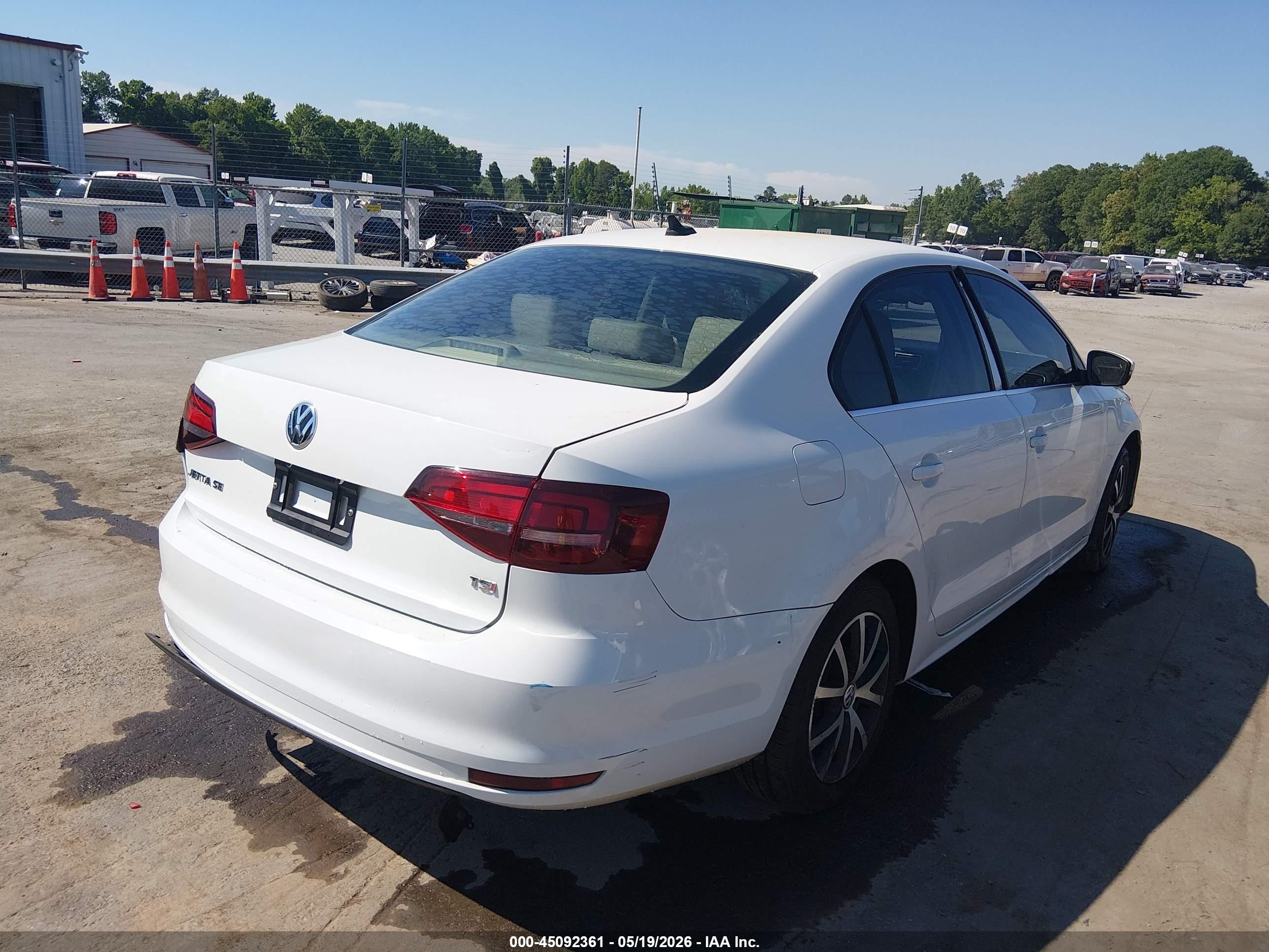 2018 Volkswagen Jetta 1.4t Se/1.4t Wolfsburg Edition White vin: 3VWDB7AJ7JM252917