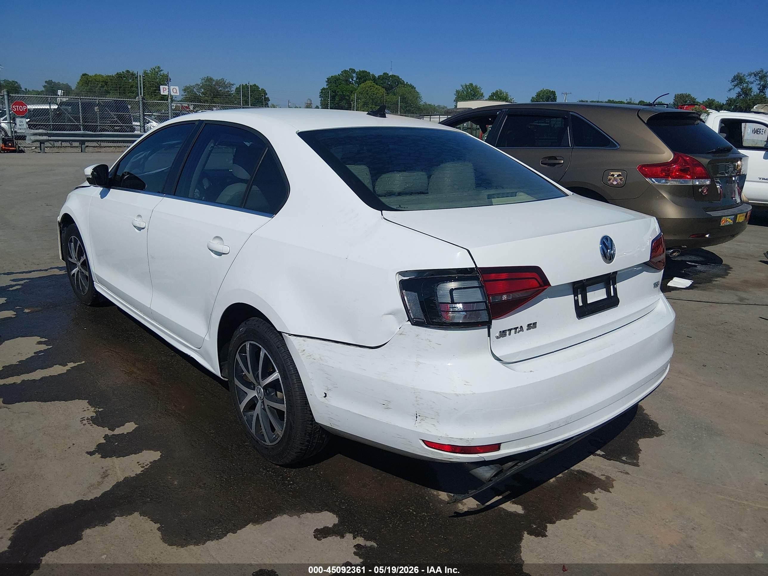 2018 Volkswagen Jetta 1.4t Se/1.4t Wolfsburg Edition White vin: 3VWDB7AJ7JM252917