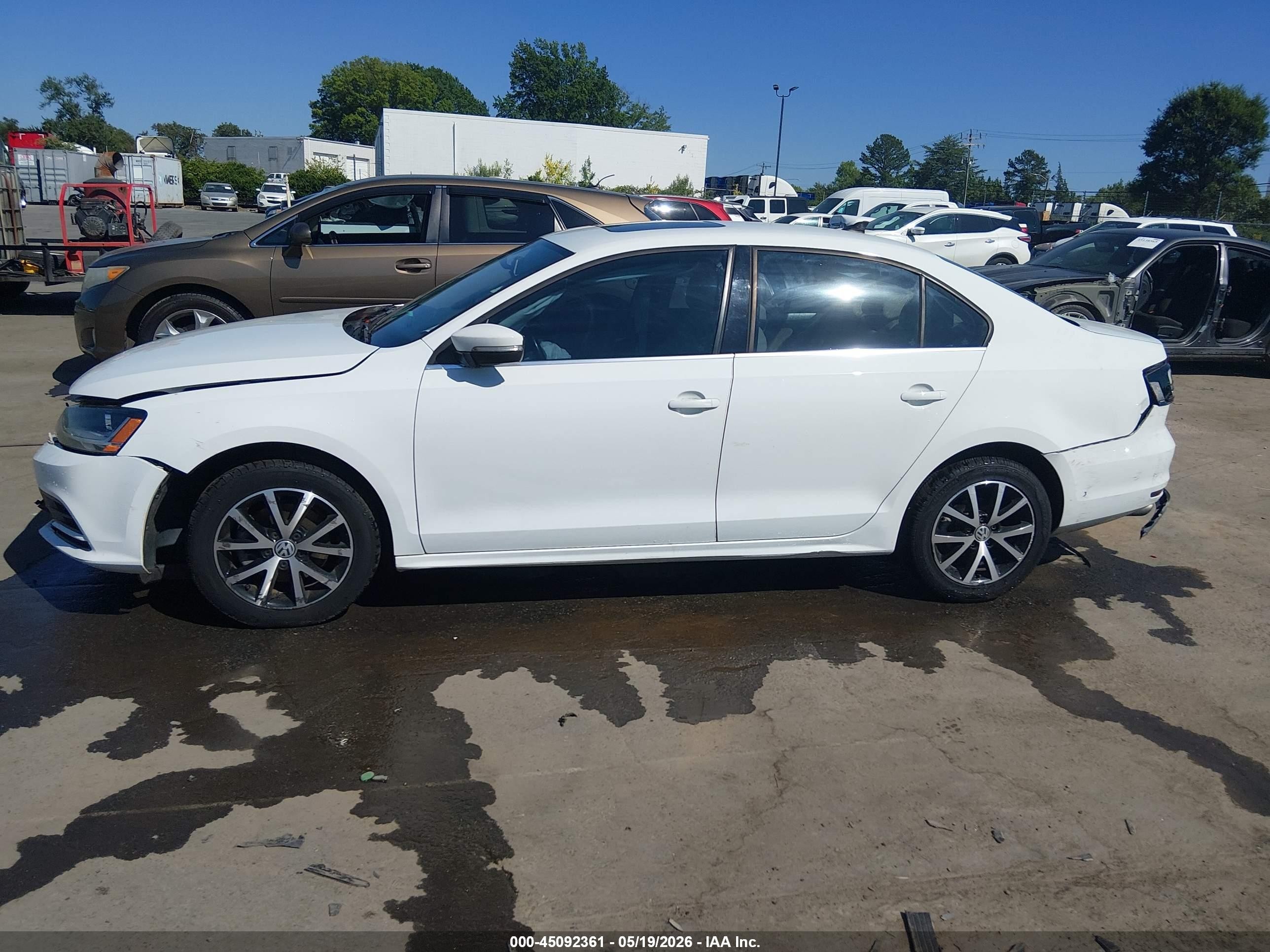 2018 Volkswagen Jetta 1.4t Se/1.4t Wolfsburg Edition White vin: 3VWDB7AJ7JM252917