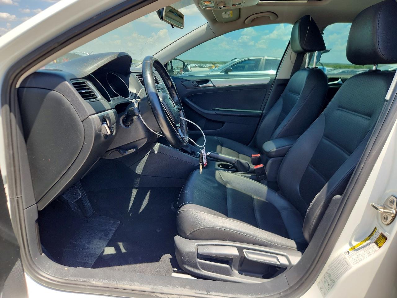 2017 Volkswagen Jetta Se White vin: 3VWDB7AJ8HM313136