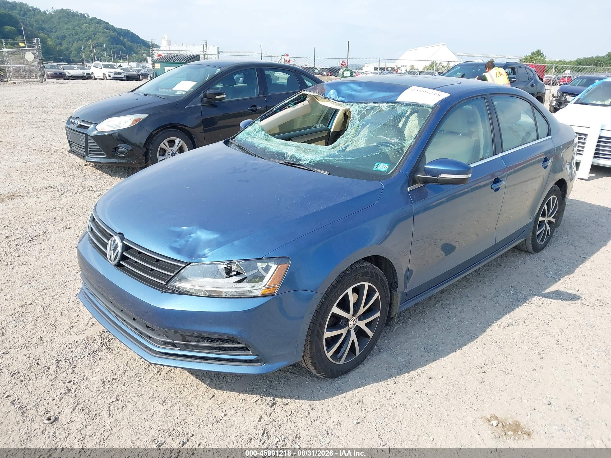 2017 Volkswagen Jetta 1.4t Se Blue vin: 3VWDB7AJ9HM245865