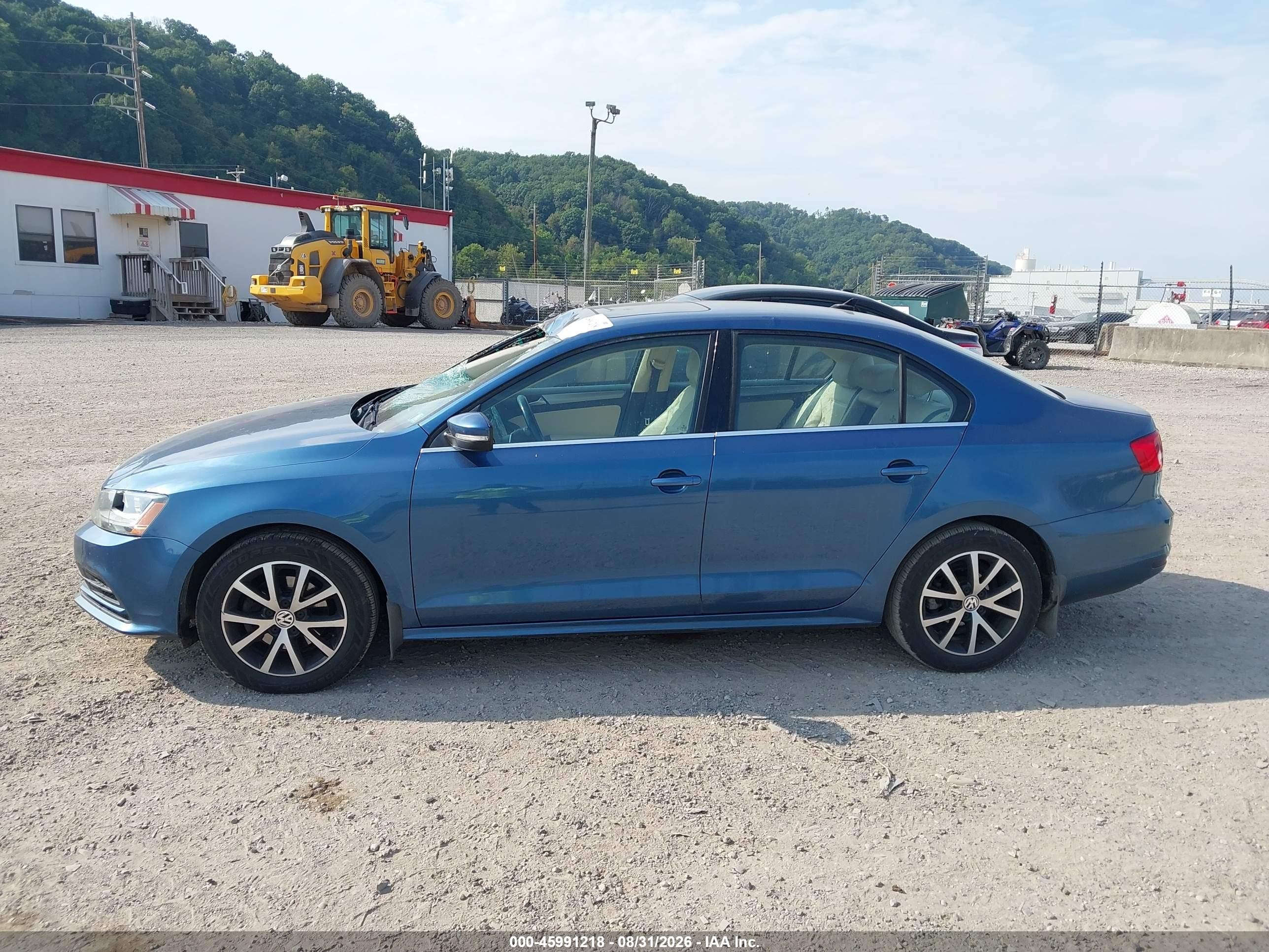 2017 Volkswagen Jetta 1.4t Se Blue vin: 3VWDB7AJ9HM245865