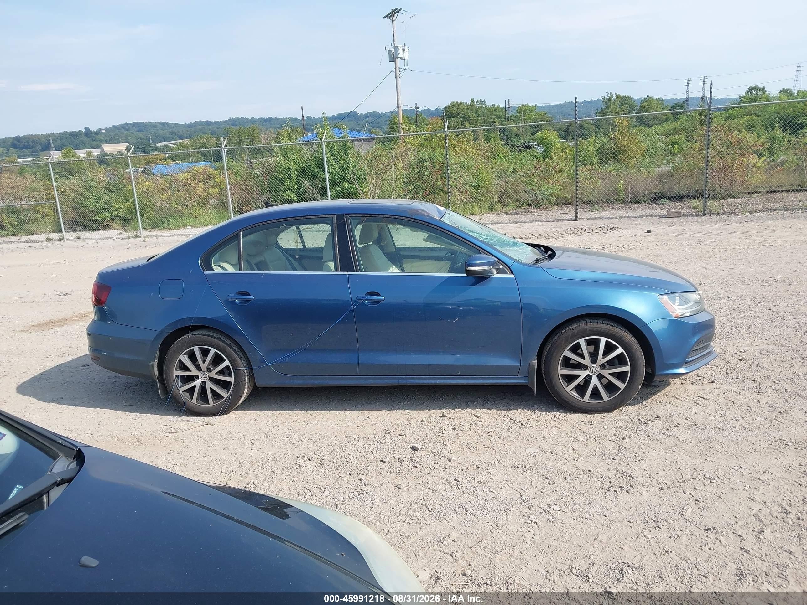 2017 Volkswagen Jetta 1.4t Se Blue vin: 3VWDB7AJ9HM245865