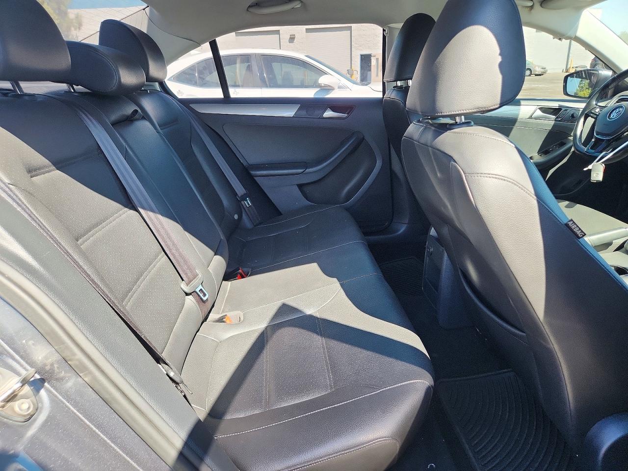 2017 Volkswagen Jetta Se Gray vin: 3VWDB7AJ9HM366461