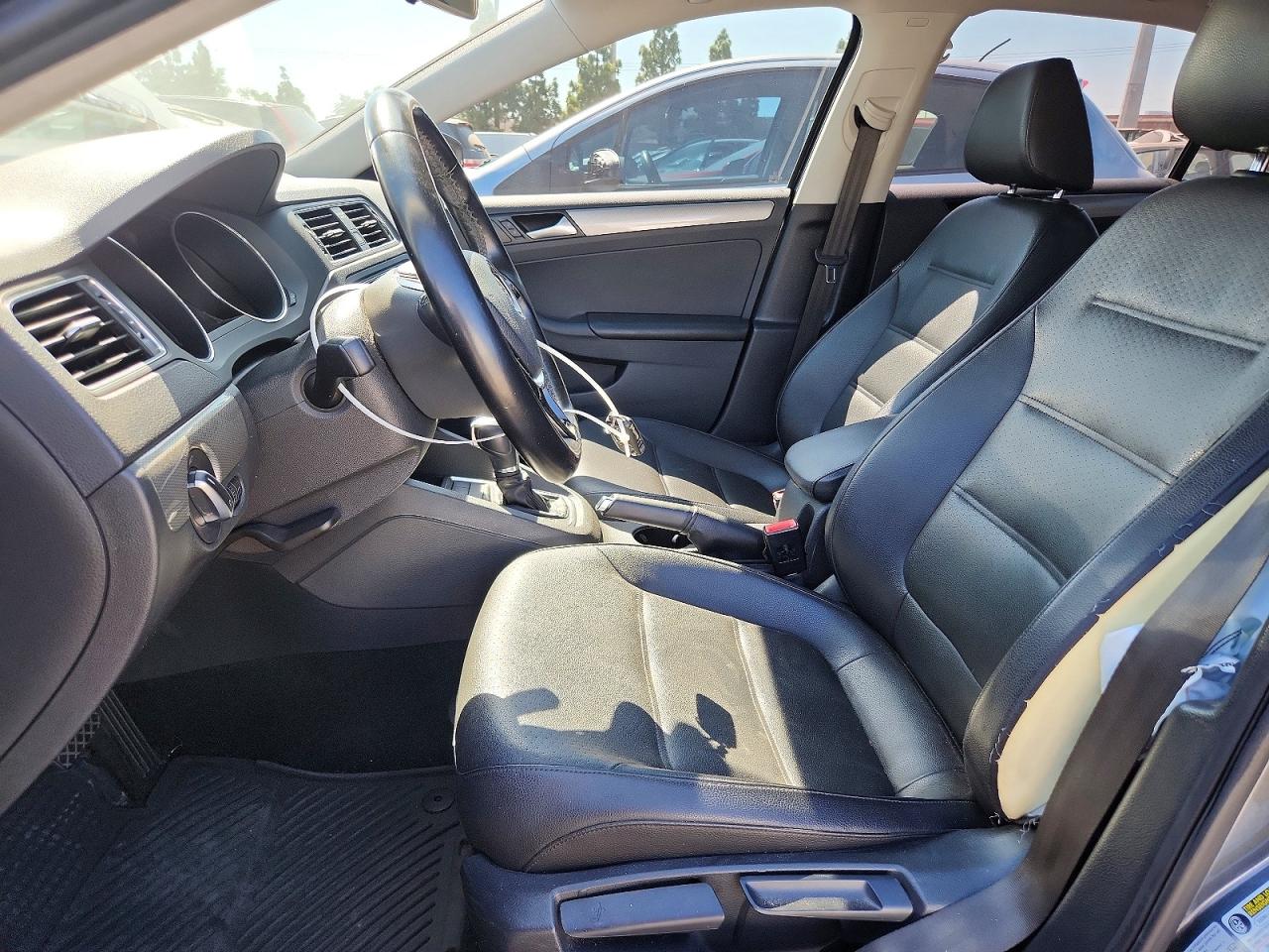 2017 Volkswagen Jetta Se Gray vin: 3VWDB7AJ9HM366461