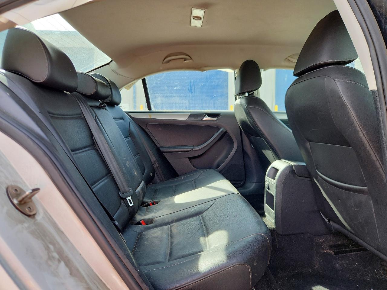 2018 Volkswagen Jetta Se White vin: 3VWDB7AJXJM235772
