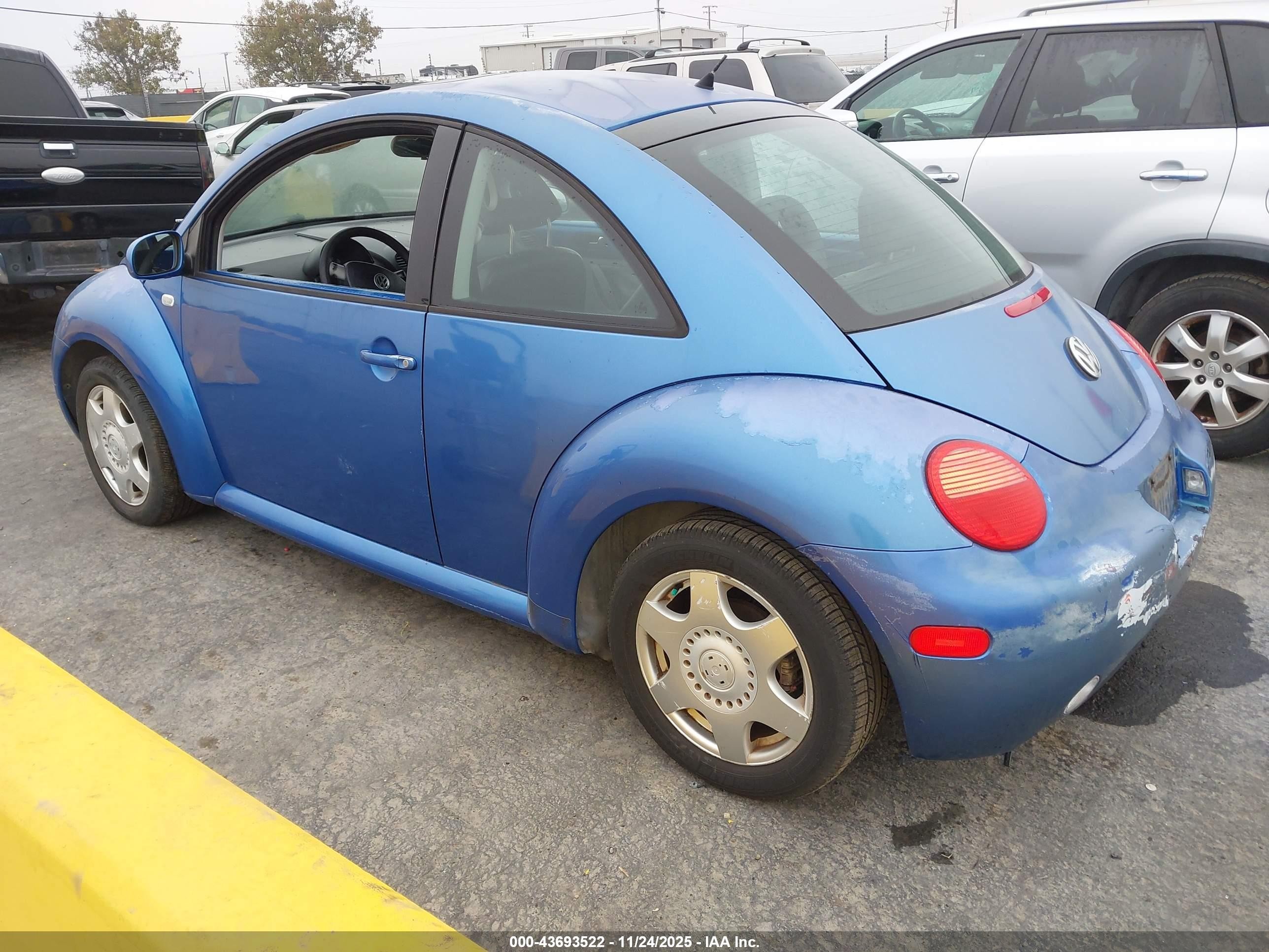2001 Volkswagen New Beetle Glx Синий vin: 3VWDD21C51M401288