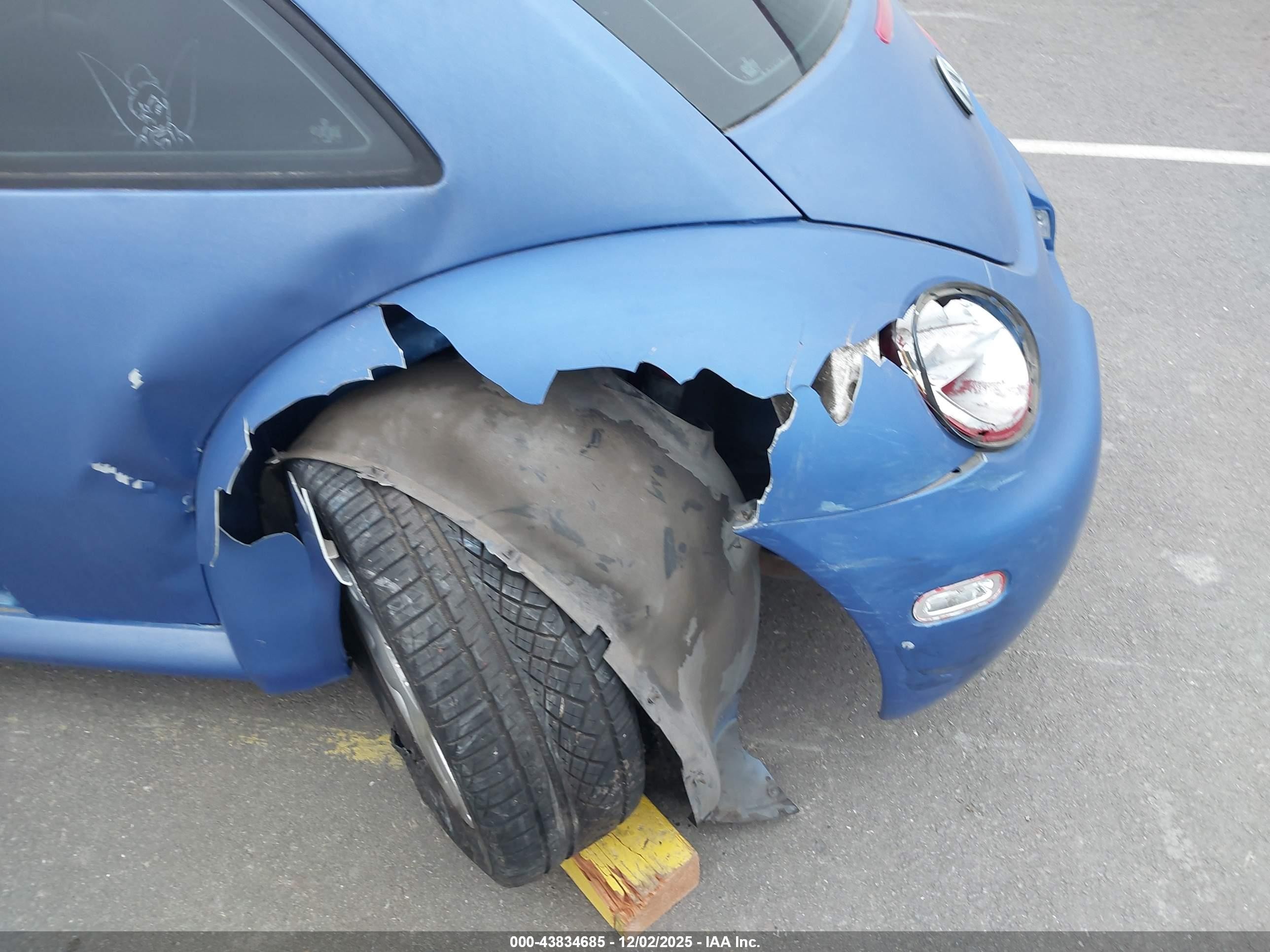 2001 Volkswagen New Beetle Glx Синий vin: 3VWDD21C61M445462