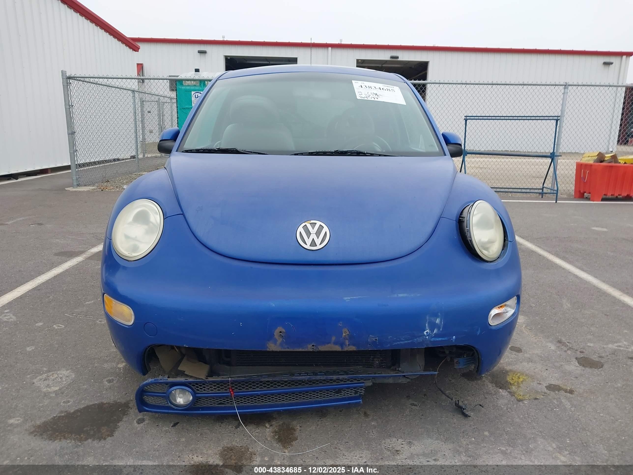 2001 Volkswagen New Beetle Glx Синий vin: 3VWDD21C61M445462
