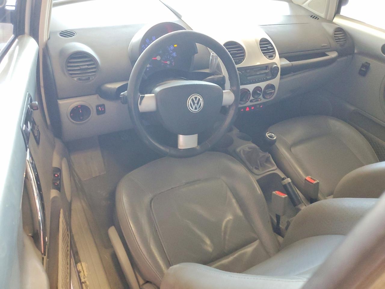 2000 Volkswagen New Beetle Glx Silver vin: 3VWDD21C6YM495045