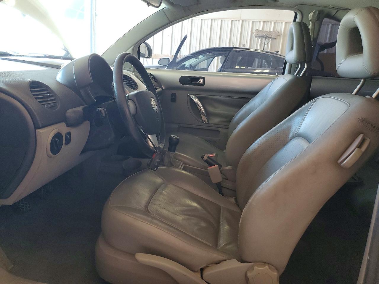 2000 Volkswagen New Beetle Glx Silver vin: 3VWDD21C6YM495045