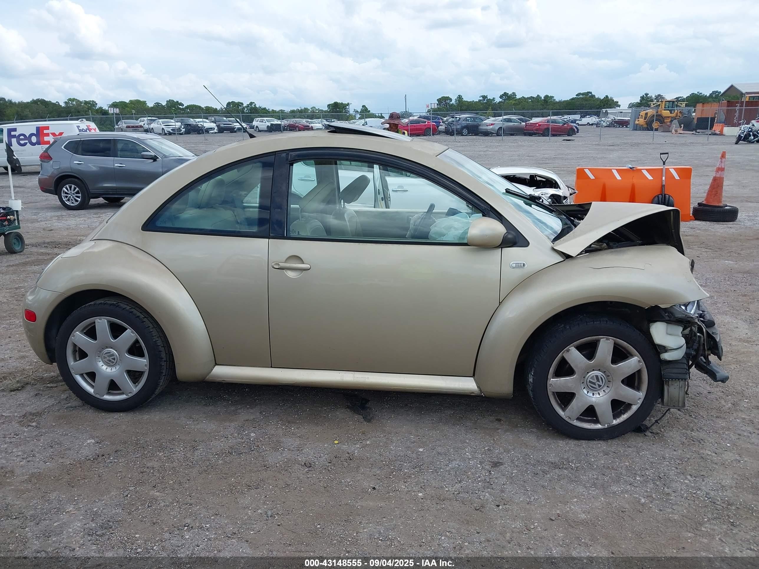 2001 Volkswagen New Beetle Glx Gold vin: 3VWDD21C91M466936