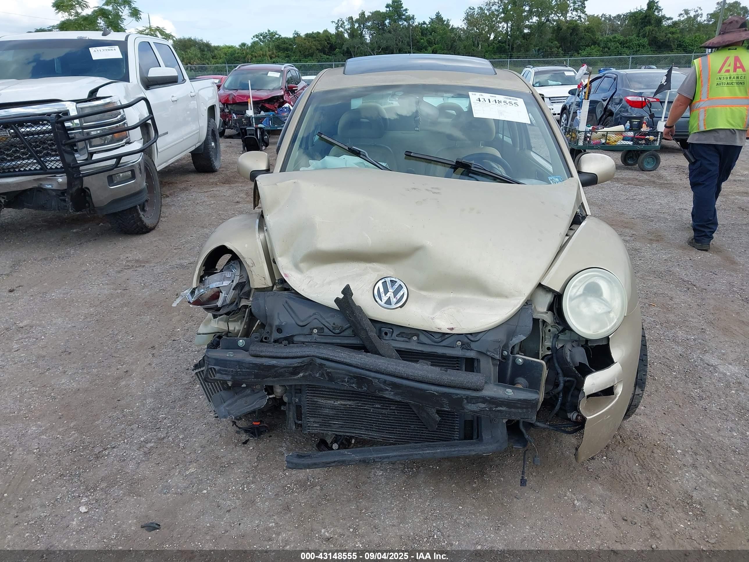 2001 Volkswagen New Beetle Glx Gold vin: 3VWDD21C91M466936