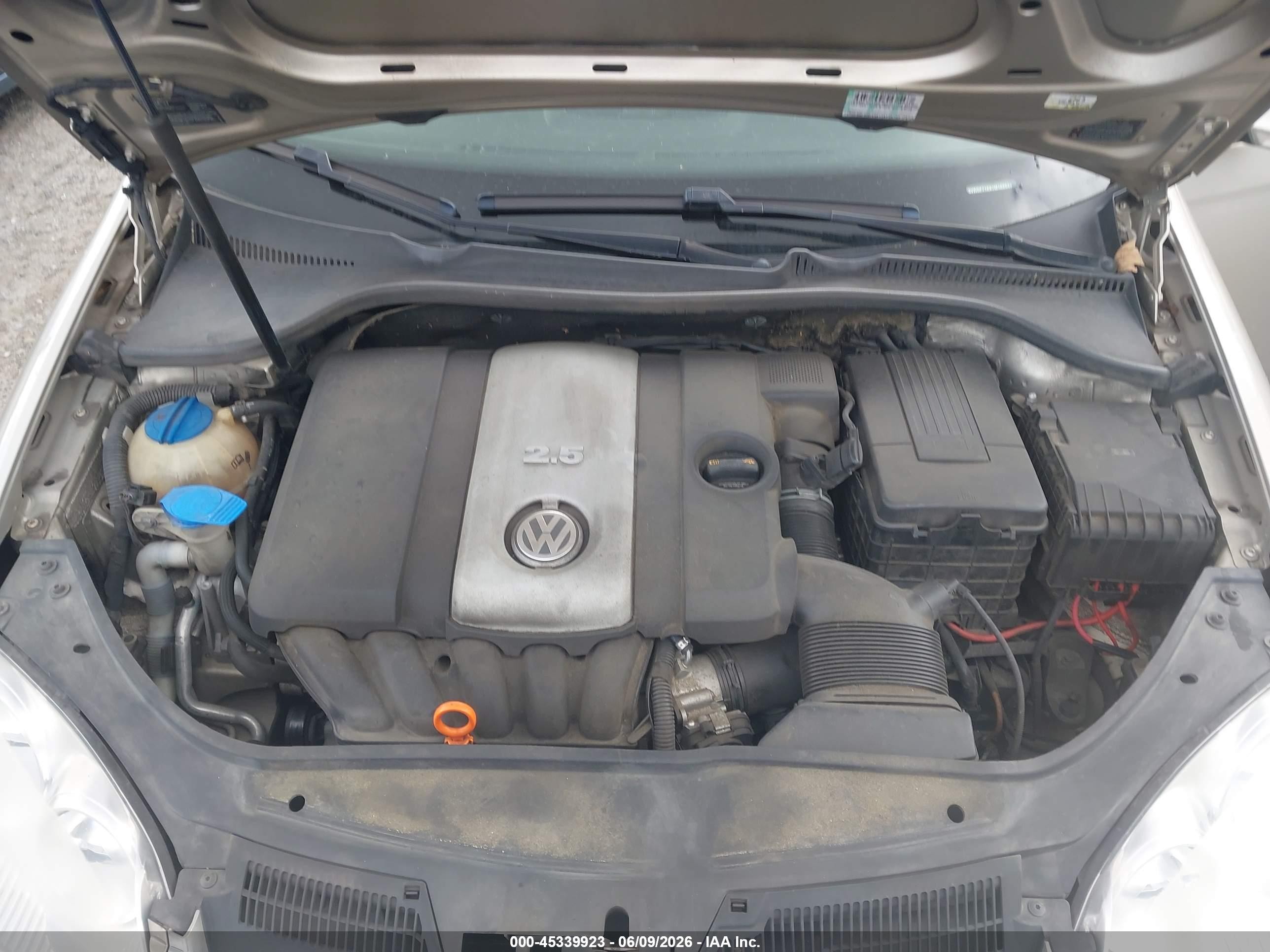 2007 Volkswagen Jetta 2.5 Beige vin: 3VWDF71KX7M109840