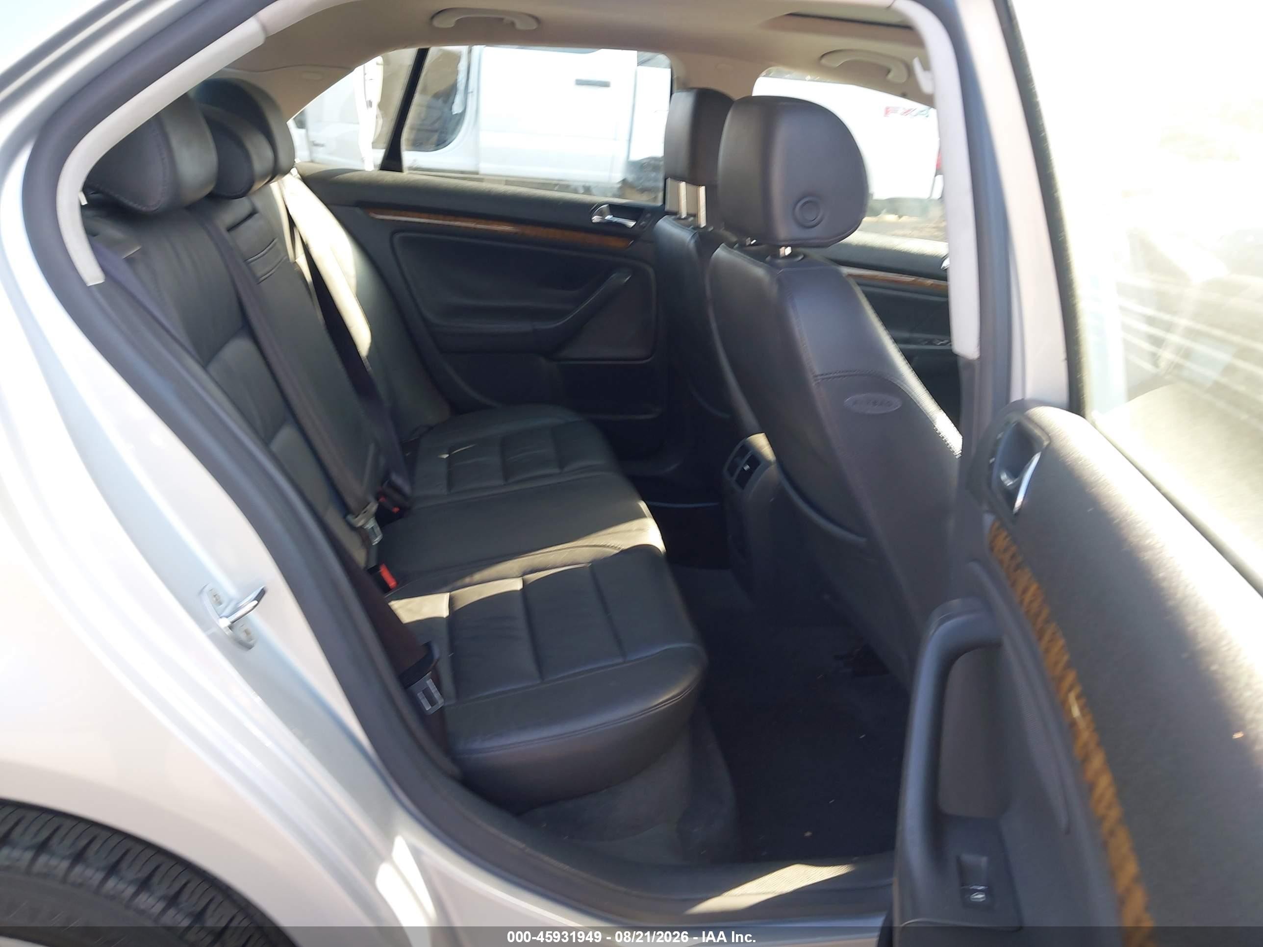 2005 Volkswagen Jetta 2.5 Silver vin: 3VWDG71K25M609064