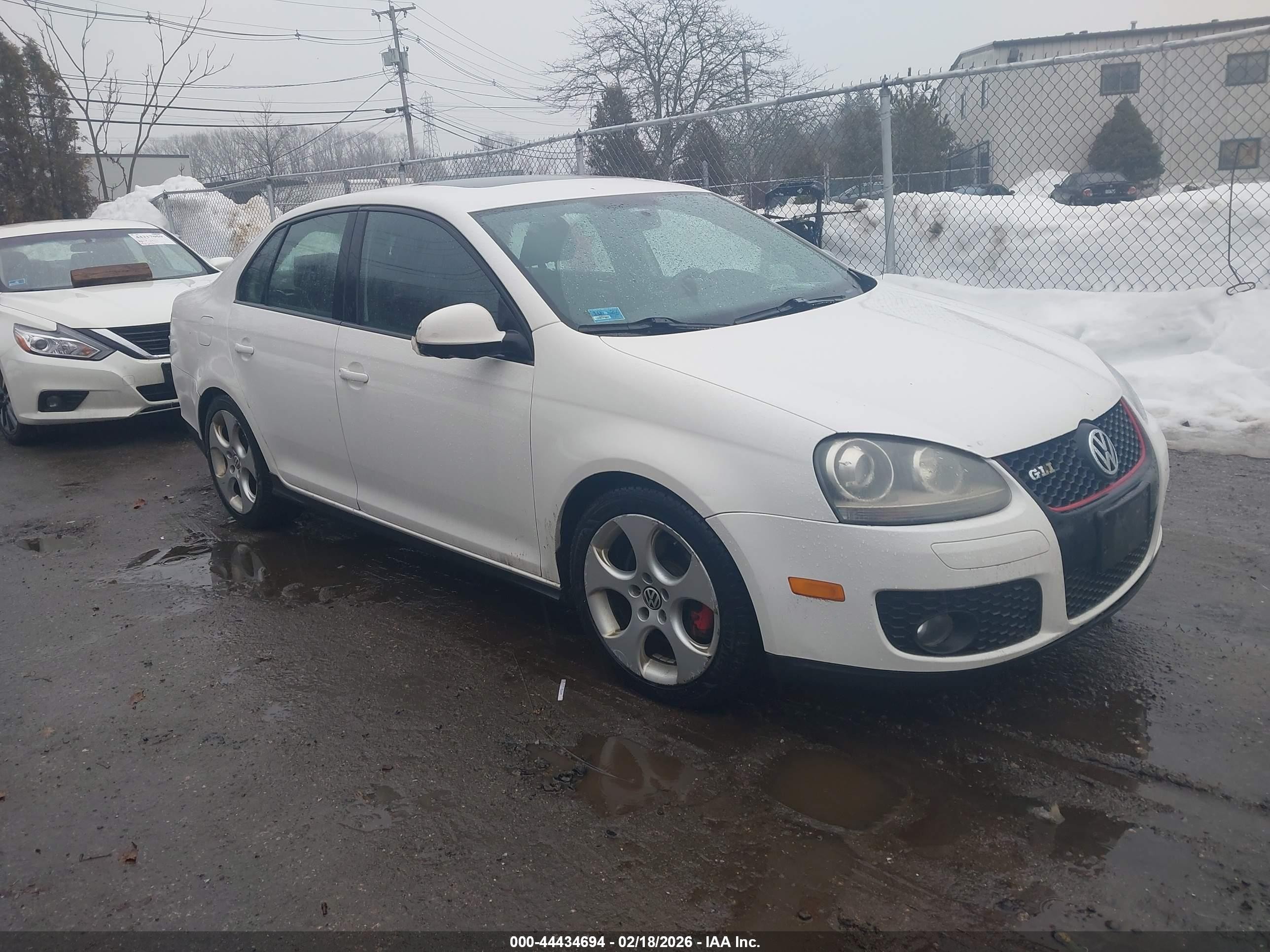 2009 Volkswagen Gli   White vin: 3VWDJ71K19M073814