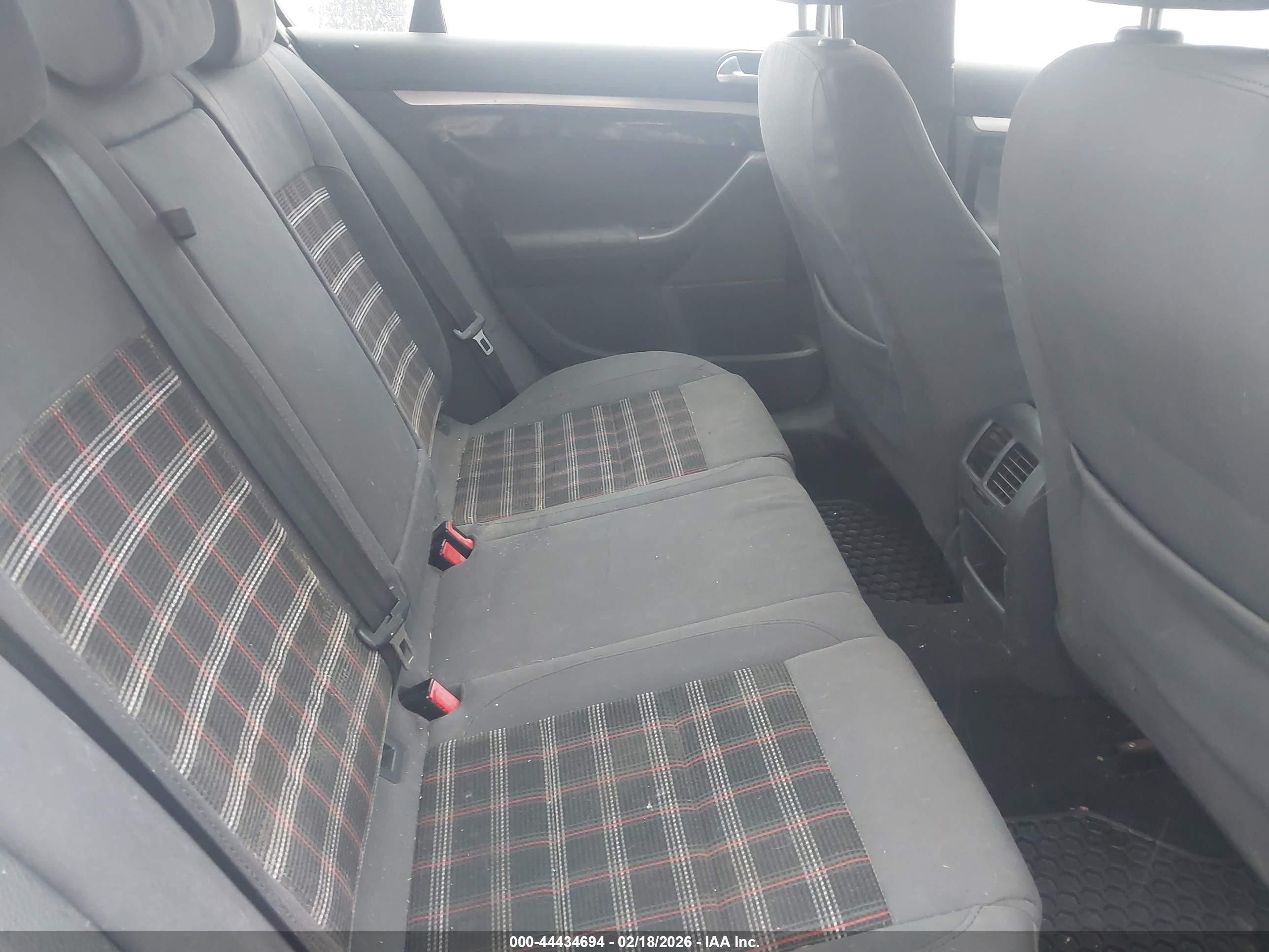 2009 Volkswagen Gli   White vin: 3VWDJ71K19M073814