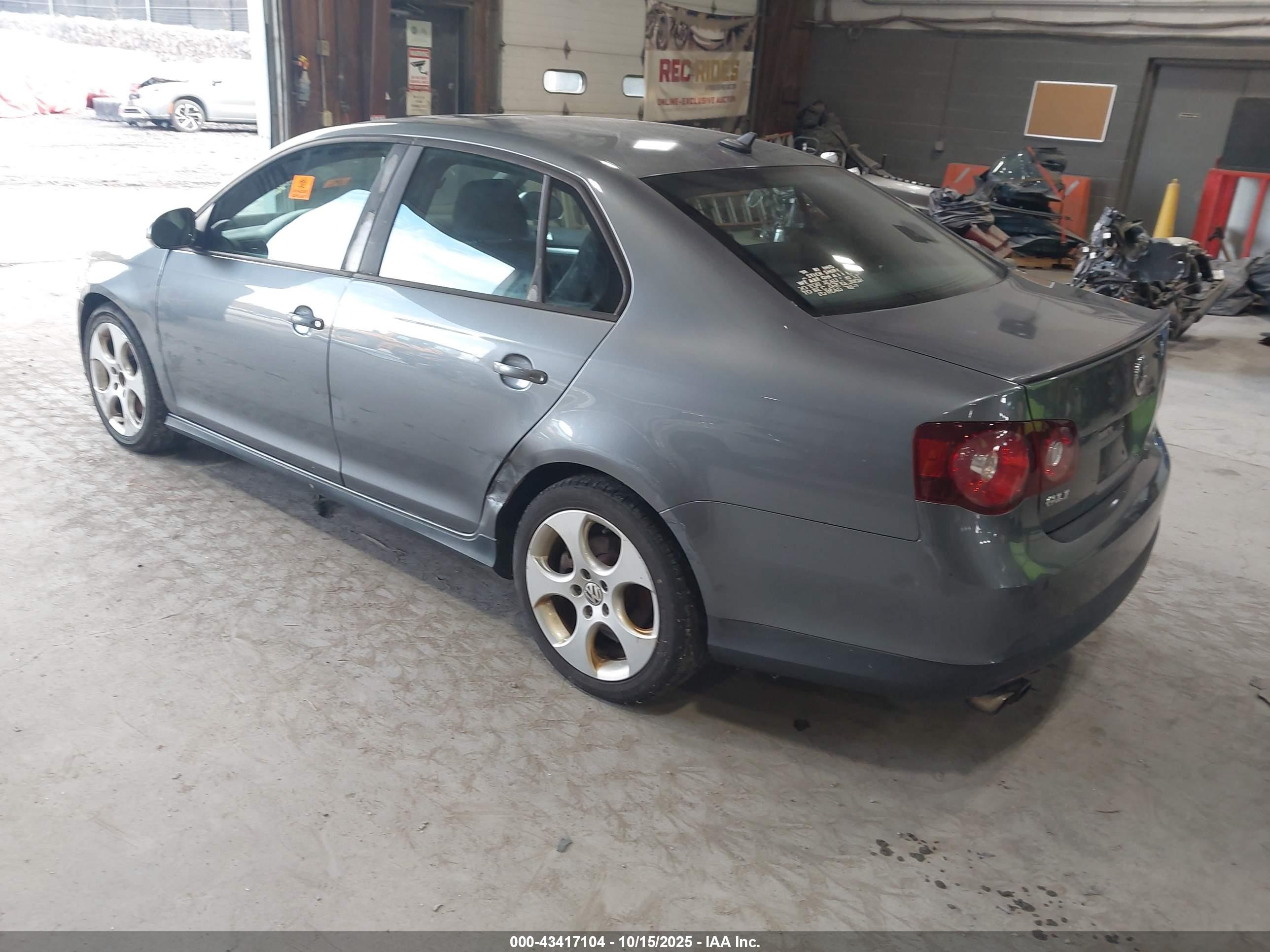 2008 Volkswagen Gli   Gray vin: 3VWDJ71K48M032737