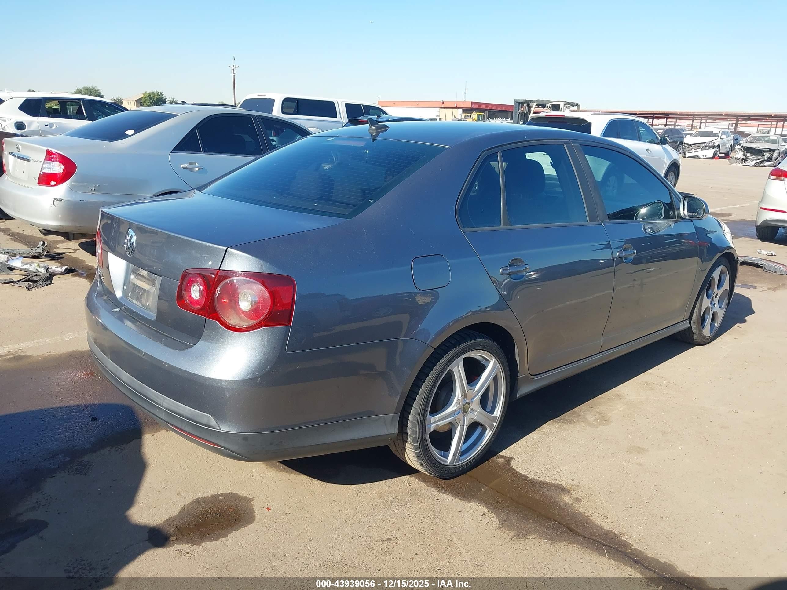 2008 Volkswagen Gli   Gray vin: 3VWDJ71K68M099677