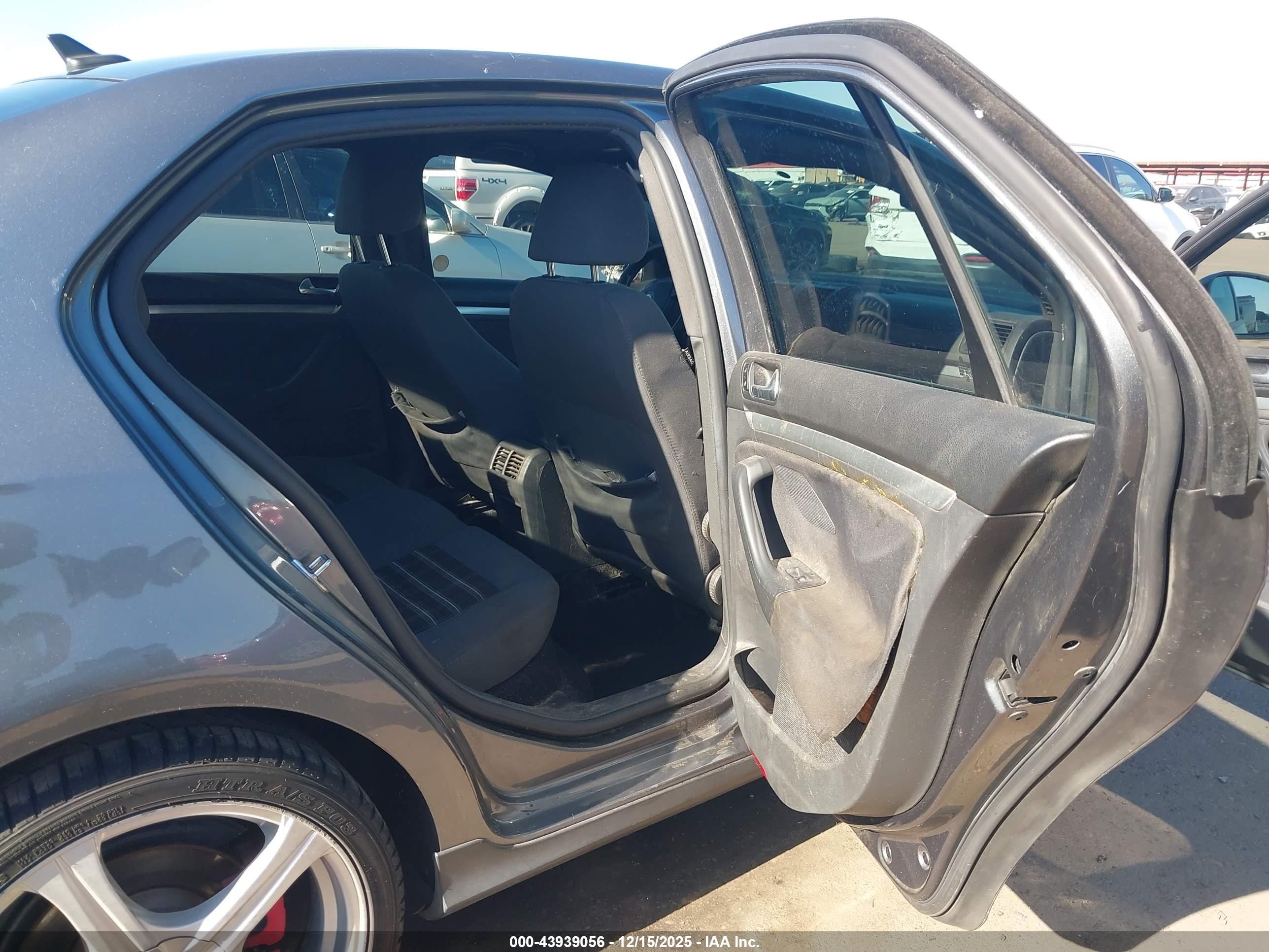 2008 Volkswagen Gli   Gray vin: 3VWDJ71K68M099677