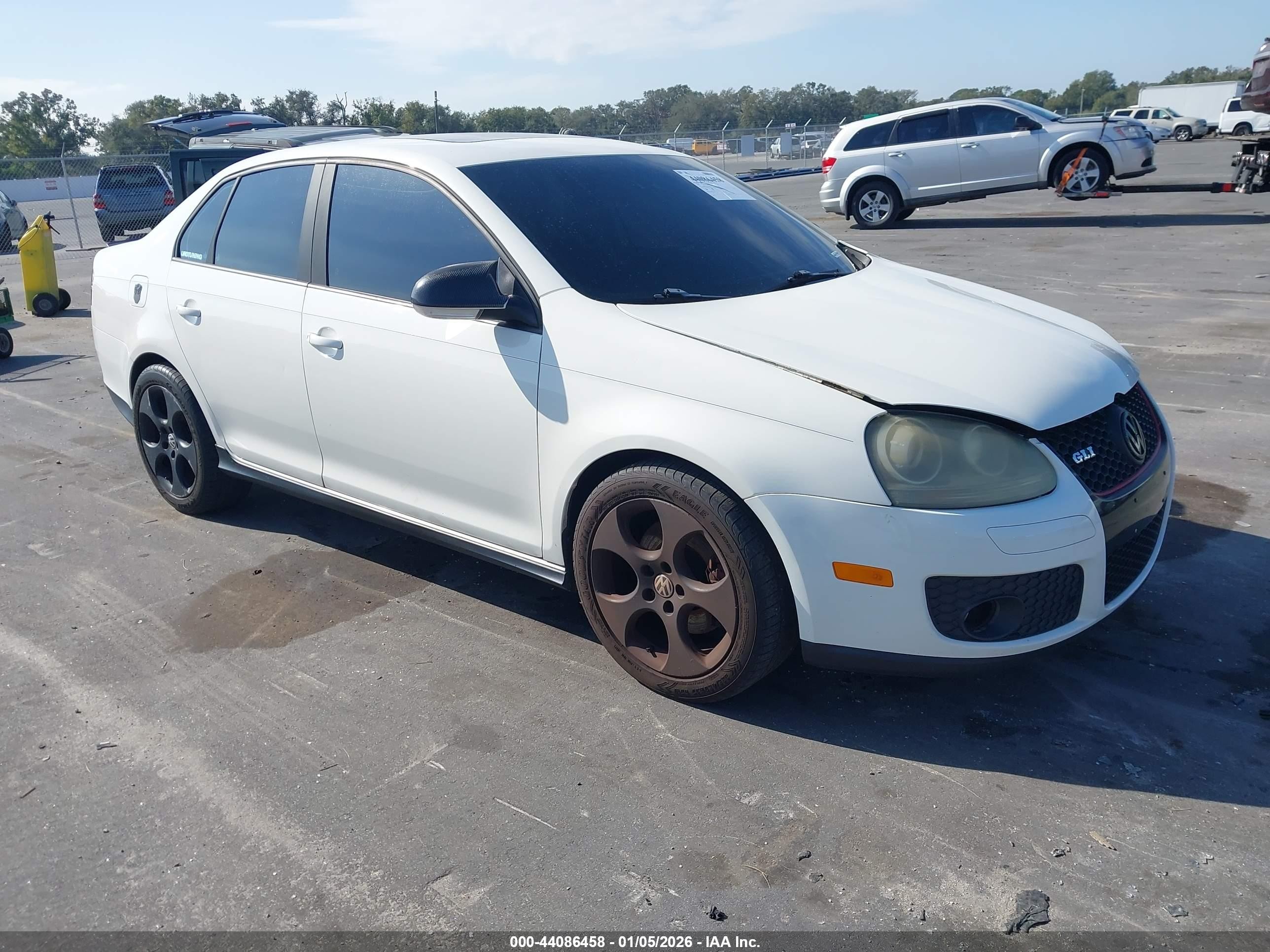 2008 Volkswagen Gli   White vin: 3VWDJ71K78M136798