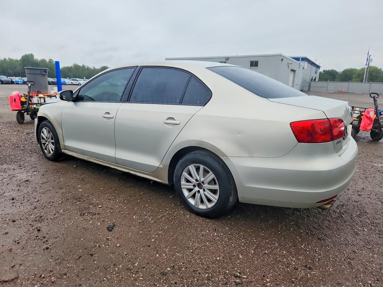 2011 Volkswagen Jetta Tan vin: 3VWDK7AJ0BM332237