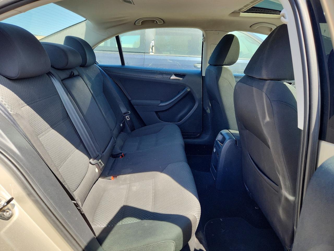 2012 Volkswagen Jetta Beige vin: 3VWDK7AJ2CM126130