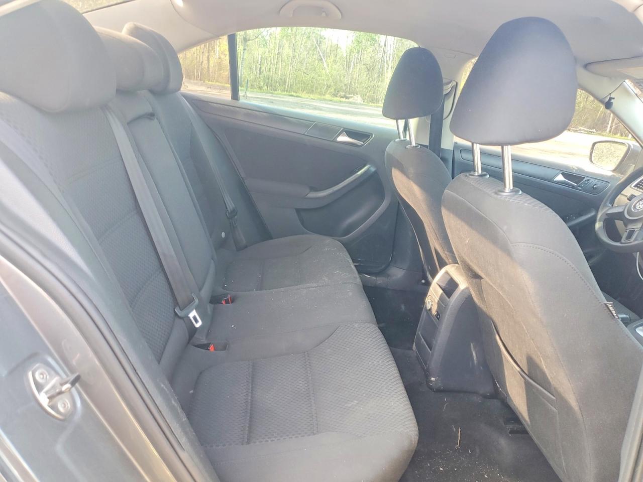 2011 Volkswagen Jetta Base Gray vin: 3VWDK7AJ3BM335780