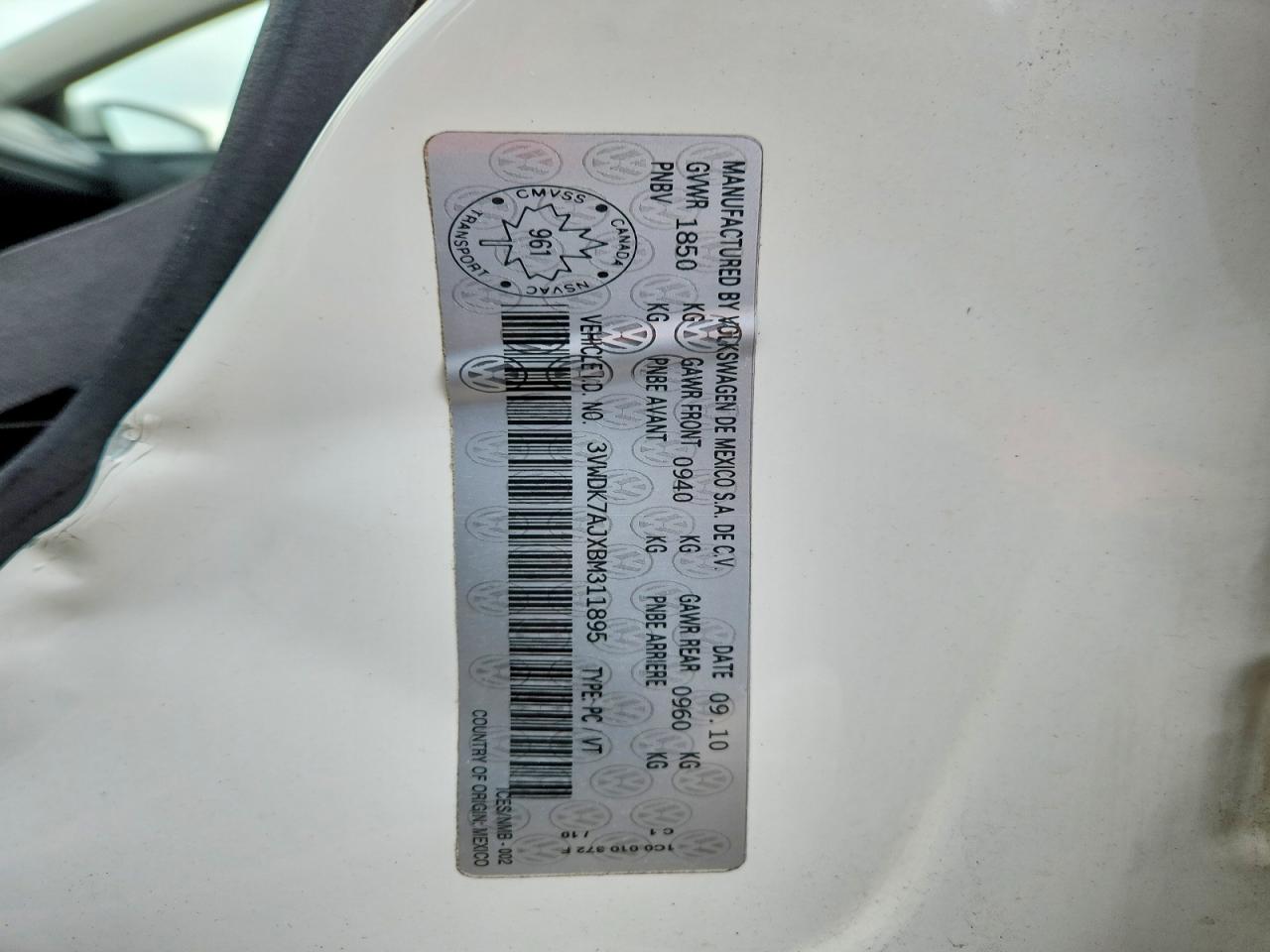 2011 Volkswagen Jetta White vin: 3VWDK7AJXBM311895