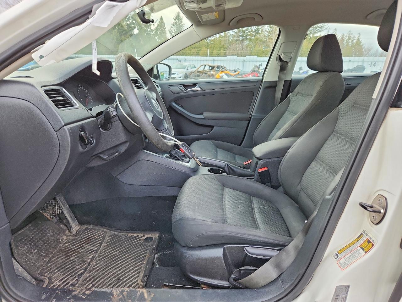 2011 Volkswagen Jetta White vin: 3VWDK7AJXBM311895