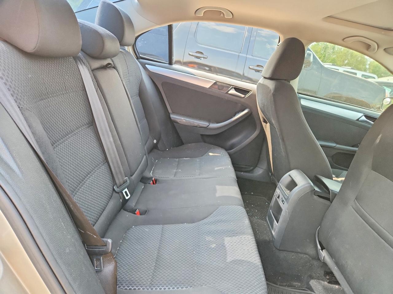 2013 Volkswagen Jetta Tdi Beige vin: 3VWDL7AJ8DM283756